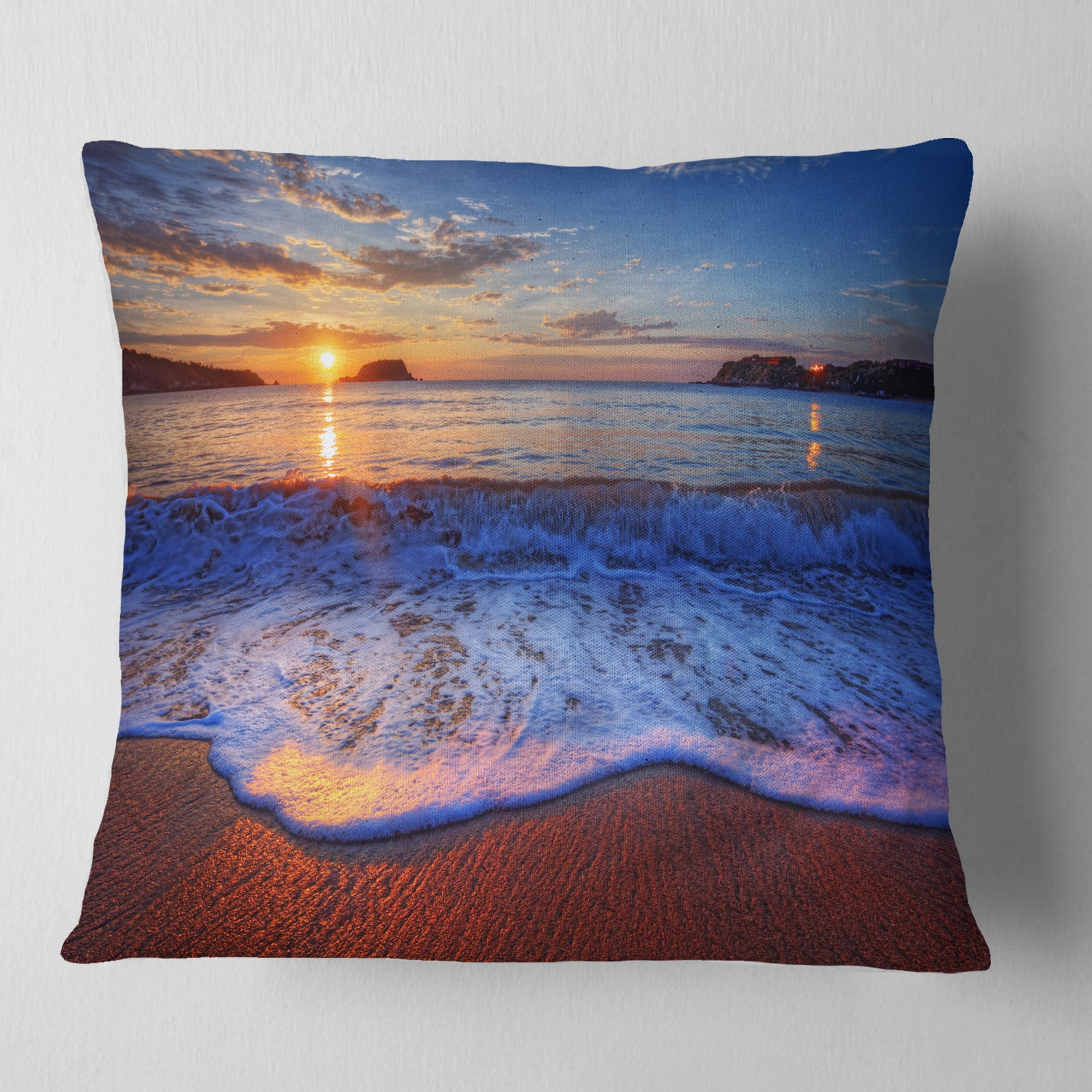 Designart Blue Waves on Sandy Beach - Seashore Throw Pillow - 18x18