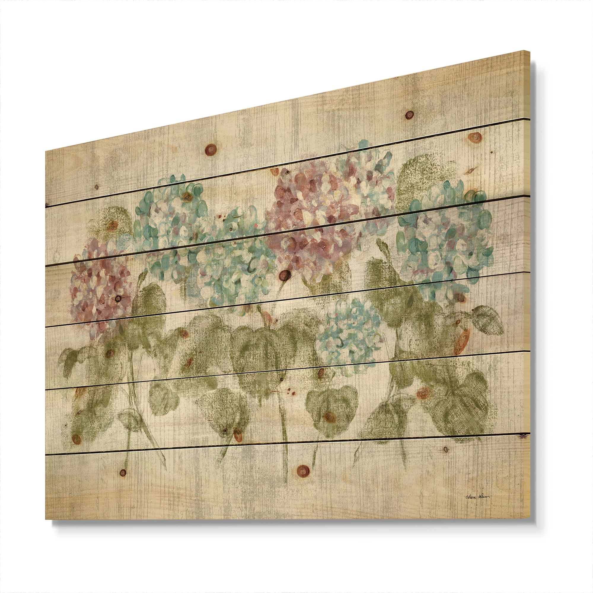 Designart 'Blue and Red Vibrant Hydrangea Flowers' Cabin & Lodge Print on Natural Pine Wood