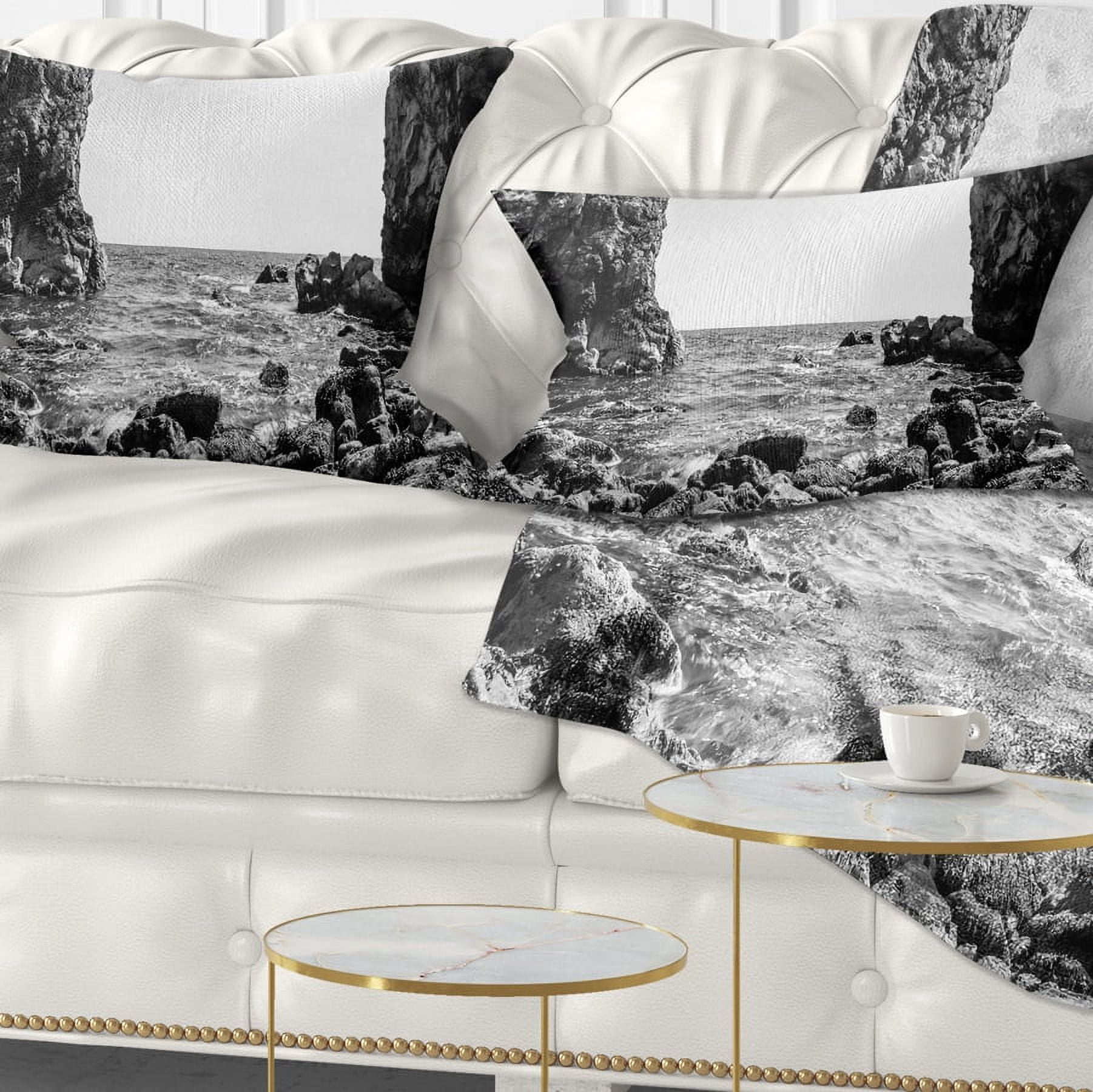 Designart Bottom Cliffs in Dorset England - Seascape Throw Pillow - 12x20