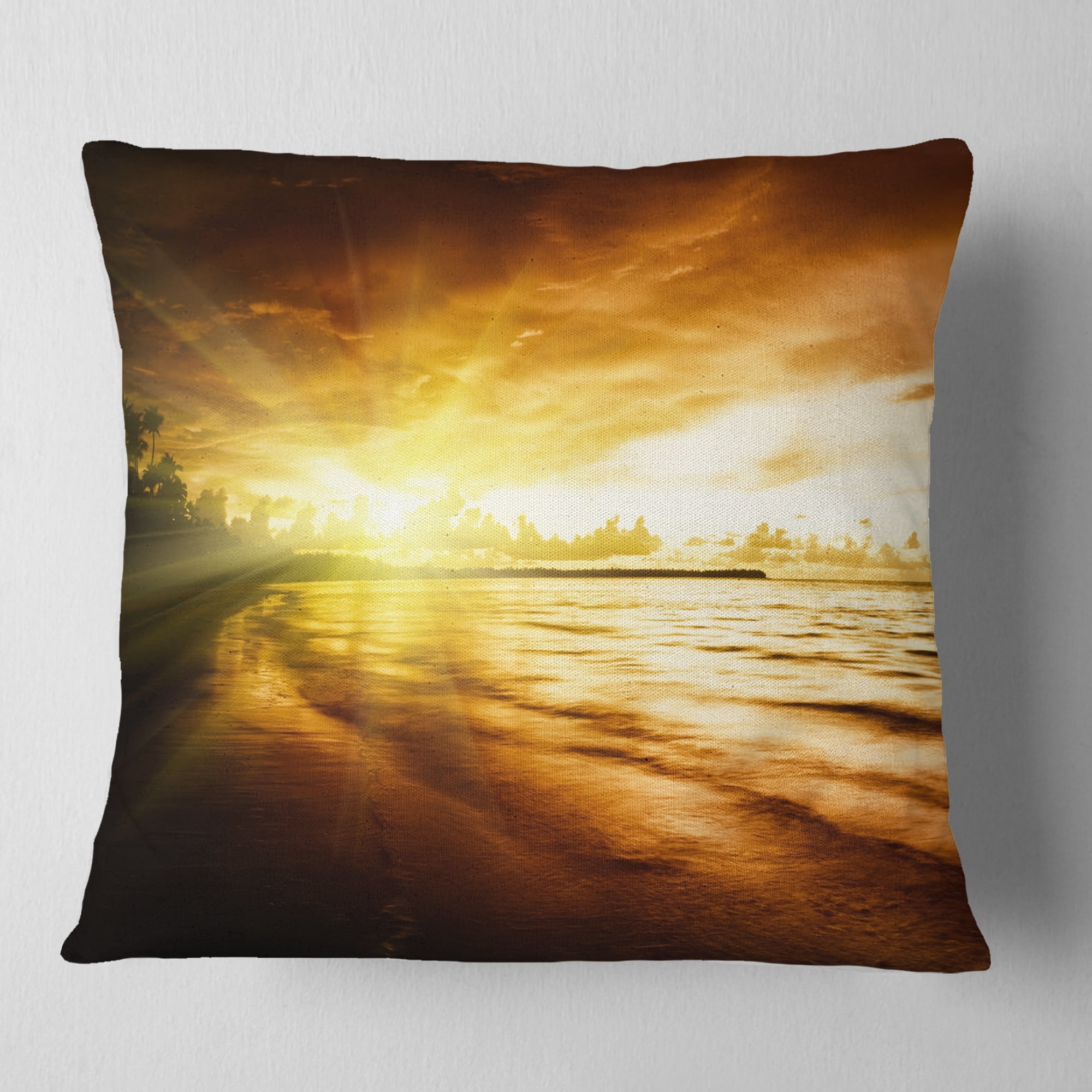 Designart Breathtaking Yellow Caribbean Beach - Seascape Throw Pillow - 16x16