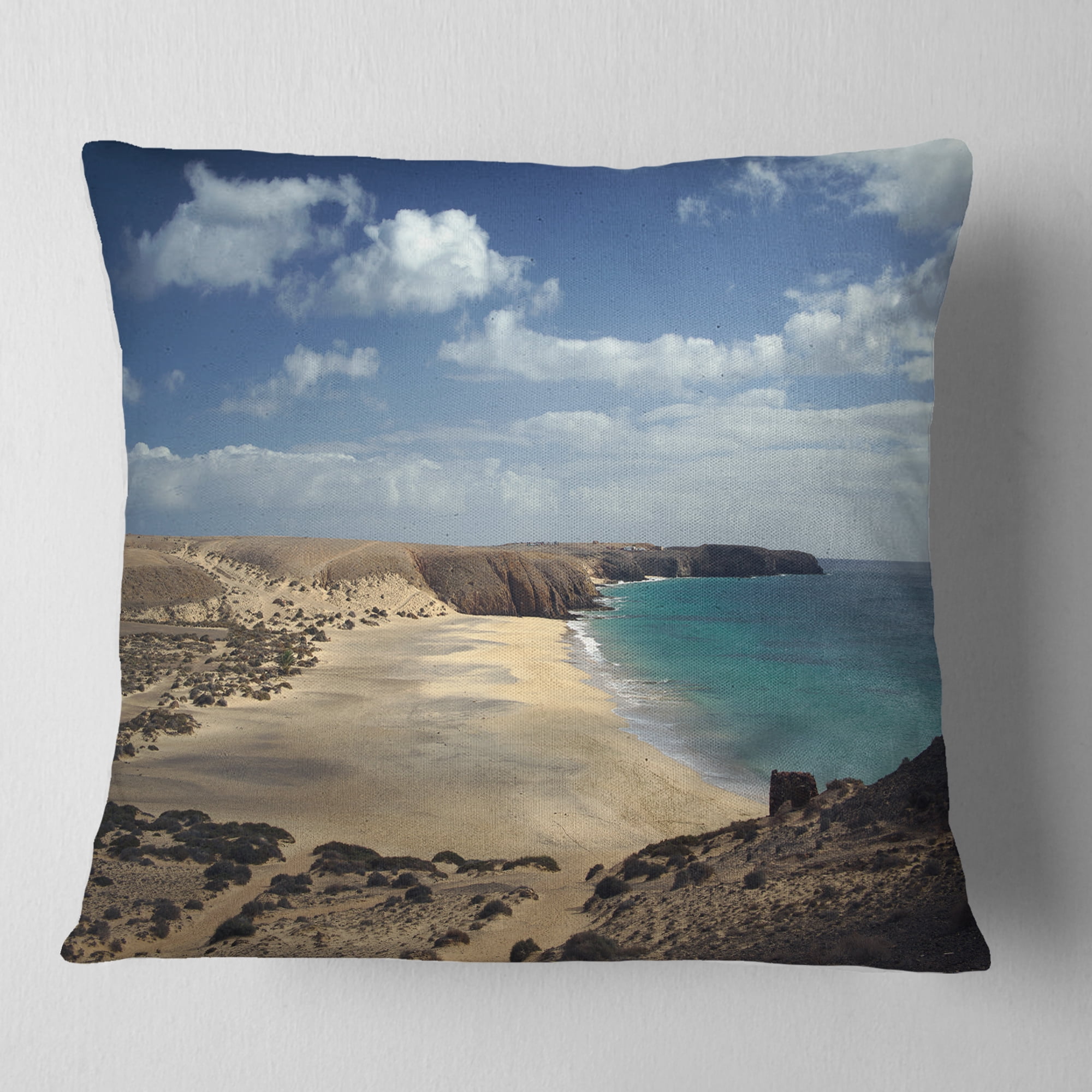 Designart Bright Seashore with Blue Waters - Seashore Throw Pillow - 16x16