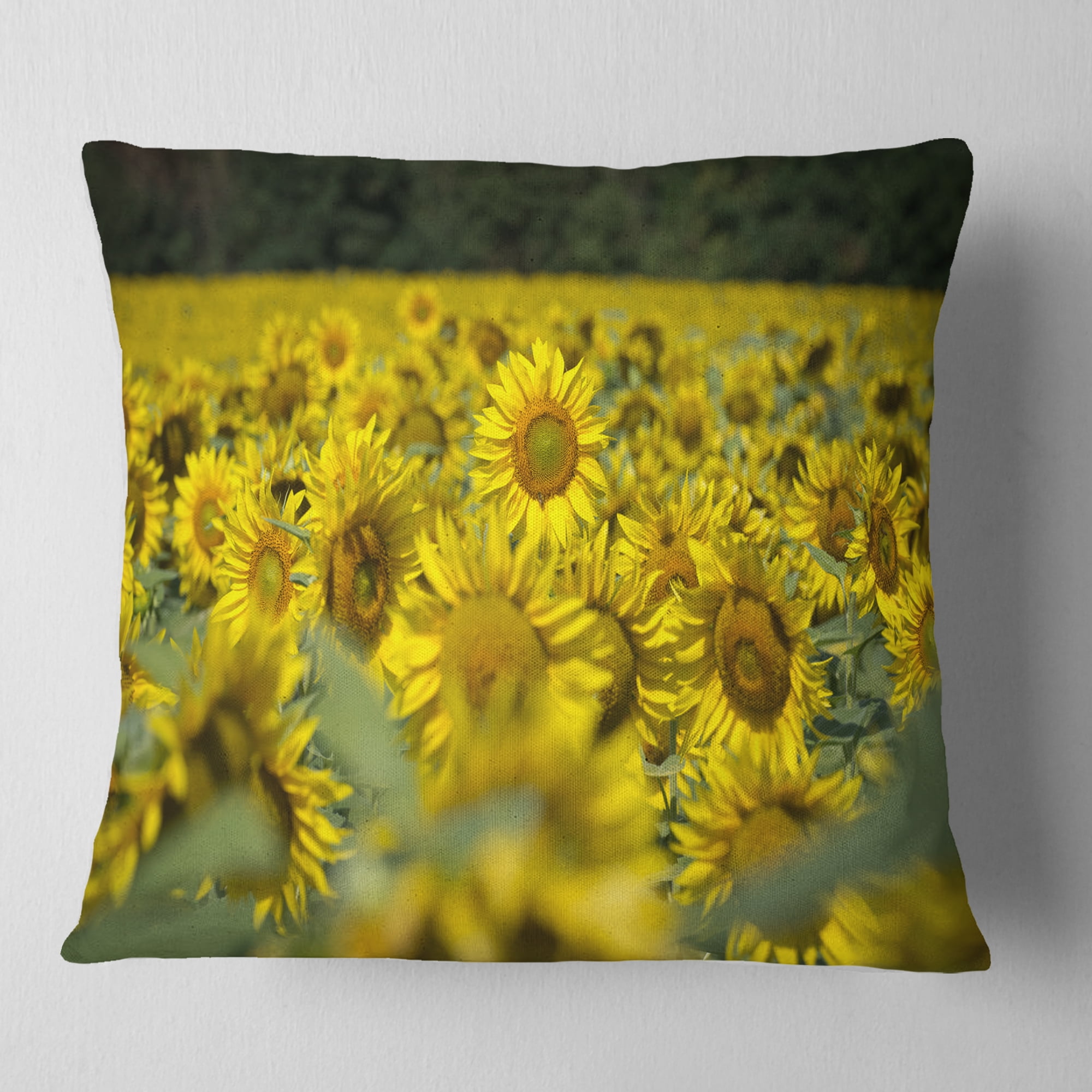 Designart Bright Yellow Sunflowers Field - Floral Throw Pillow - 16x16