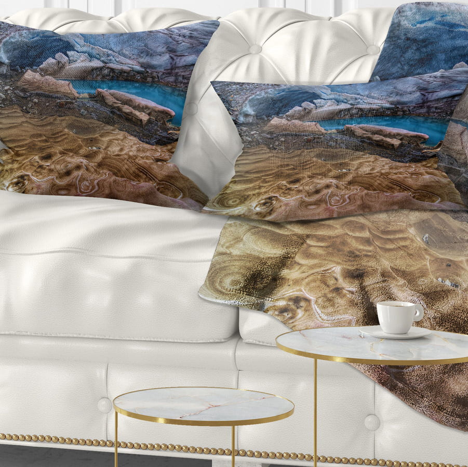 Designart Brilliant Turquoise Melt Pool - Landscape Printed Throw Pillow - 12x20