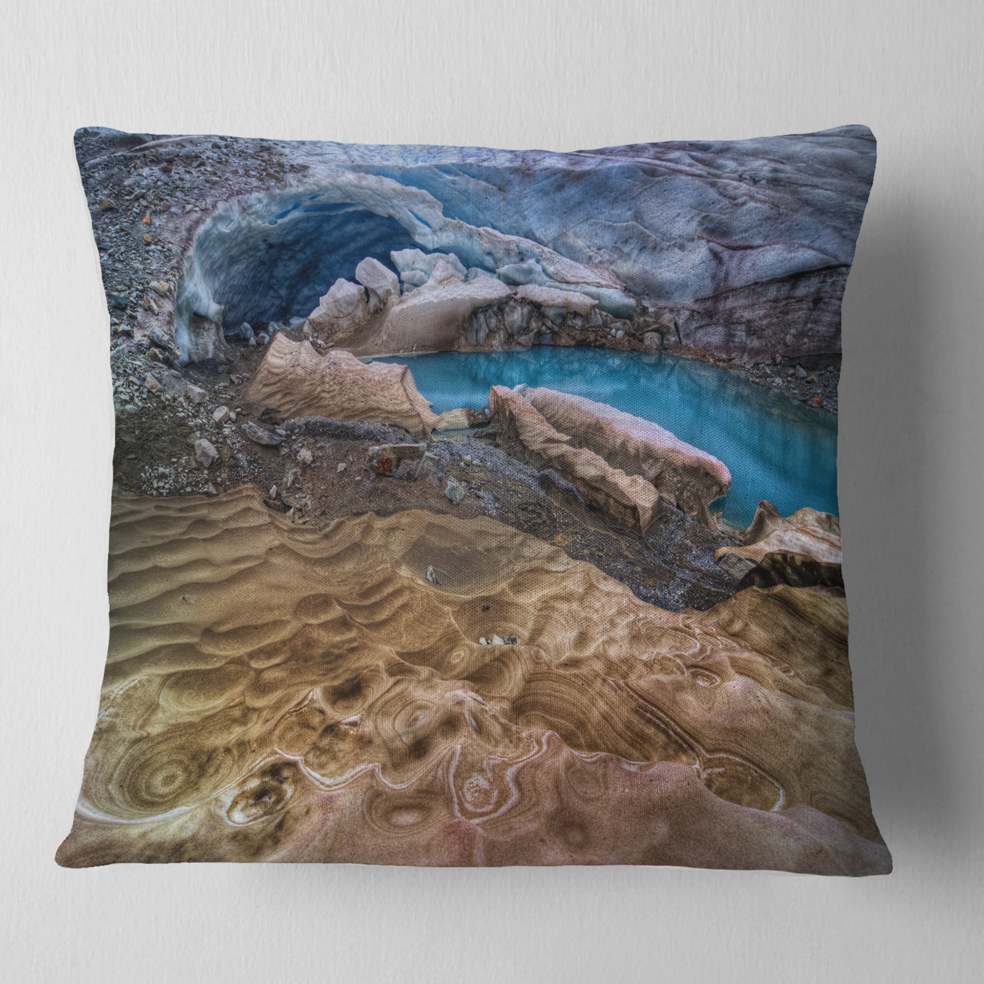 Designart Brilliant Turquoise Melt Pool - Landscape Printed Throw Pillow - 18x18