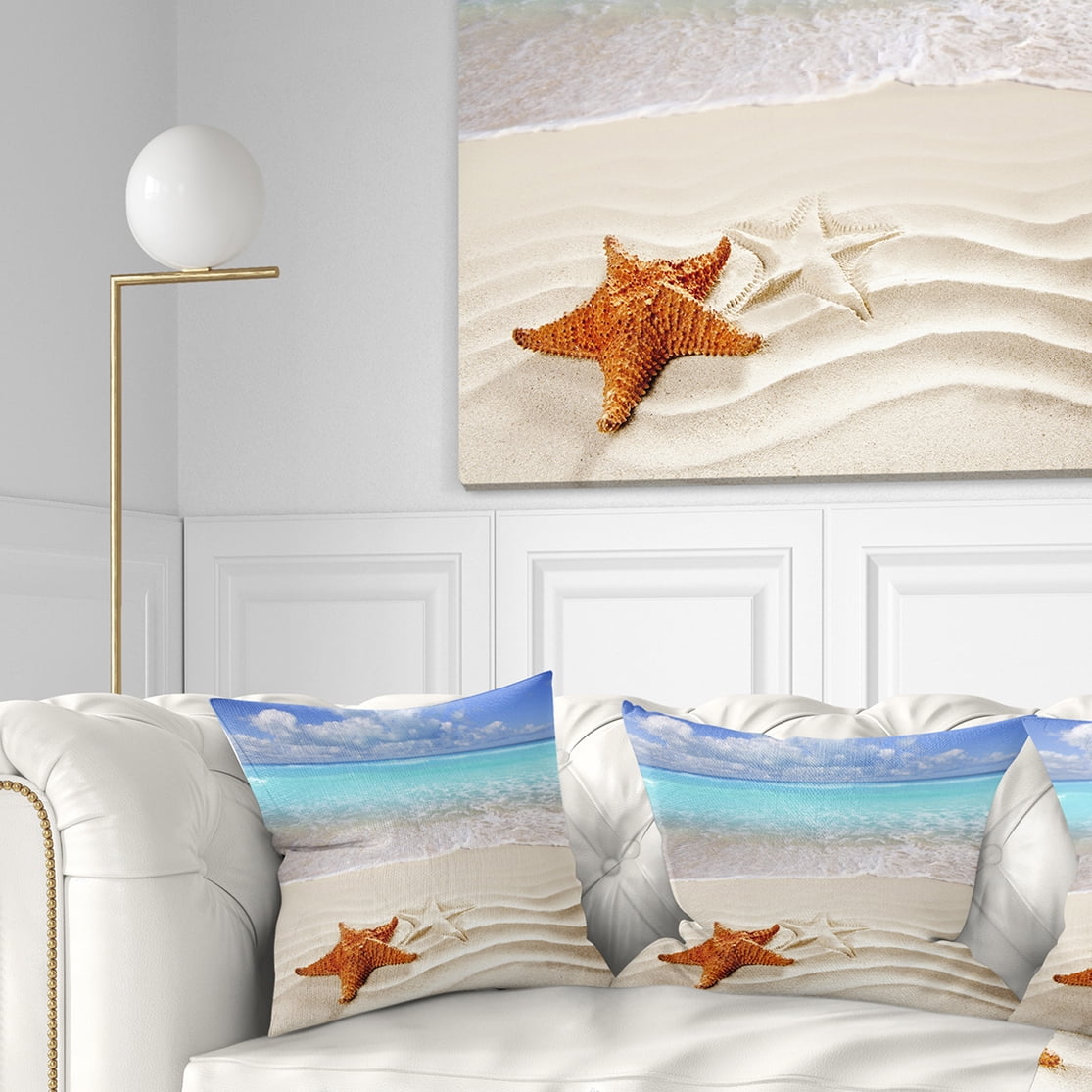 Designart Brown Starfish on Caribbean Beach - Seascape Throw Pillow - 18x18