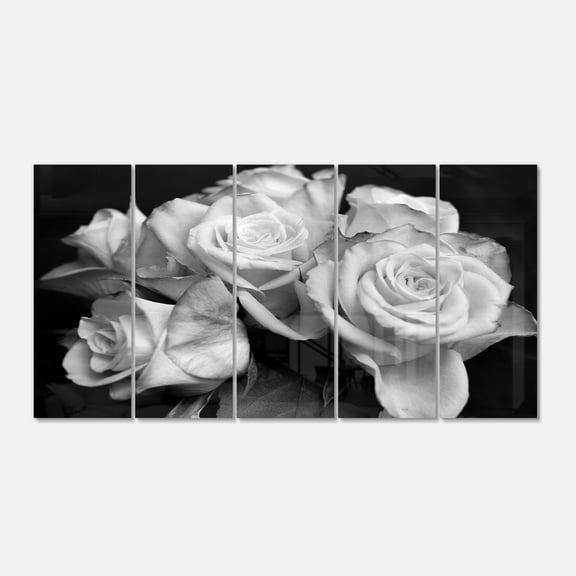 Designart 'Bunch of Roses Black and White' Metal Wall Art