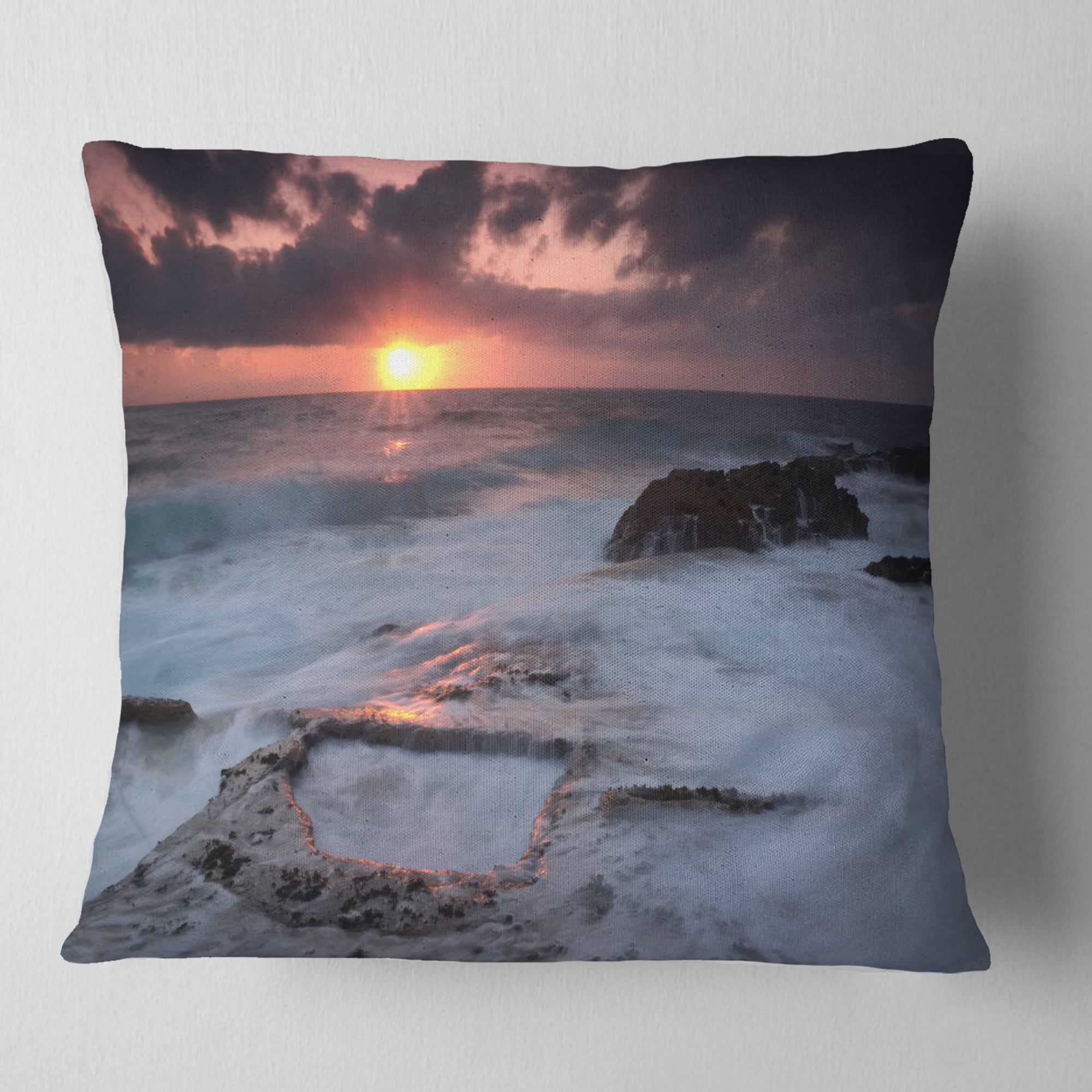 Designart Cable Shallow Coast Cascais Portugal - Seashore Throw Pillow - 18x18