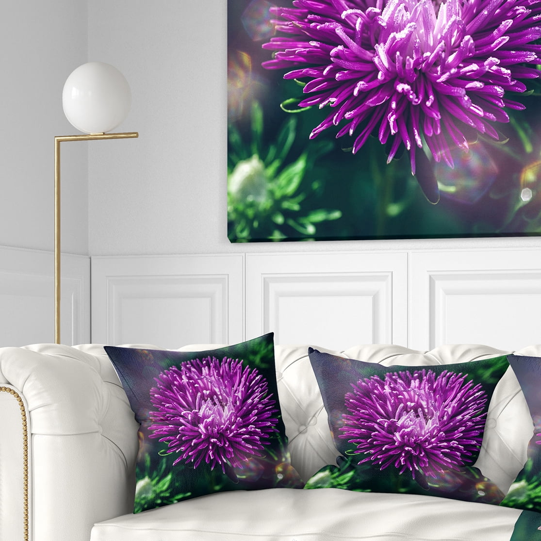 Designart Chrysanthemum Flower with Bokeh - Flowers Throw Pillowwork - 16x16