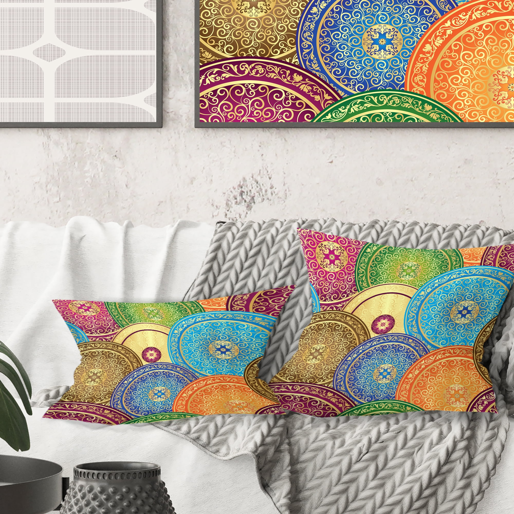 Designart Circular Retro Design IV' Mid-Century Modern Throw Pillow - 18x18