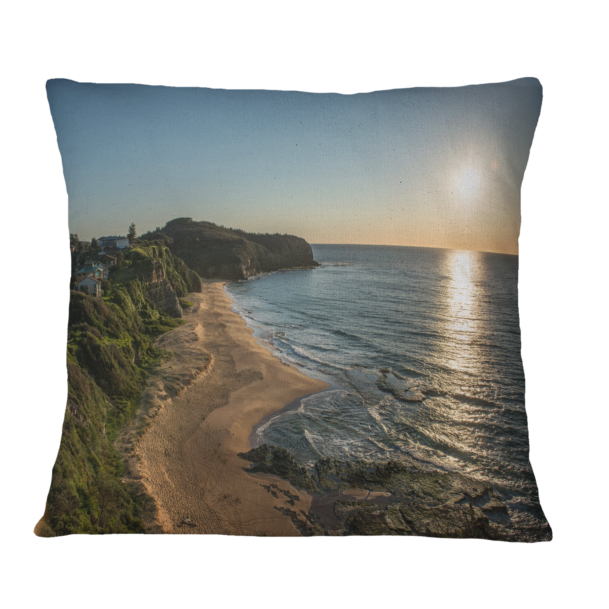 Designart Clam Sea Waters at Sydney beach - Seashore Throw Pillow - 16x16
