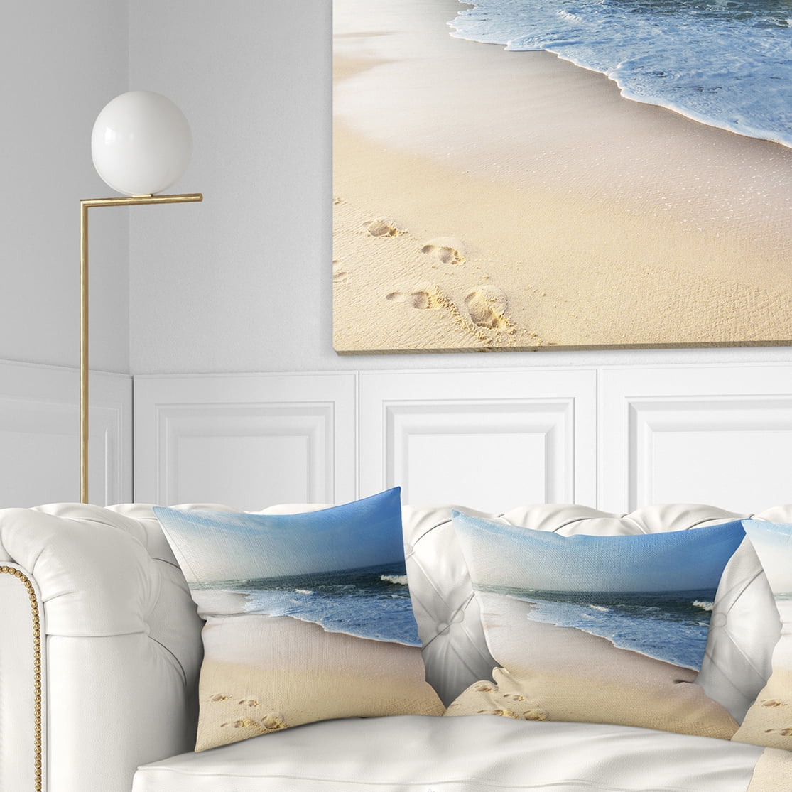Designart Clam Tropical Beach with Footprints - Seashore Throw Pillow - 16x16