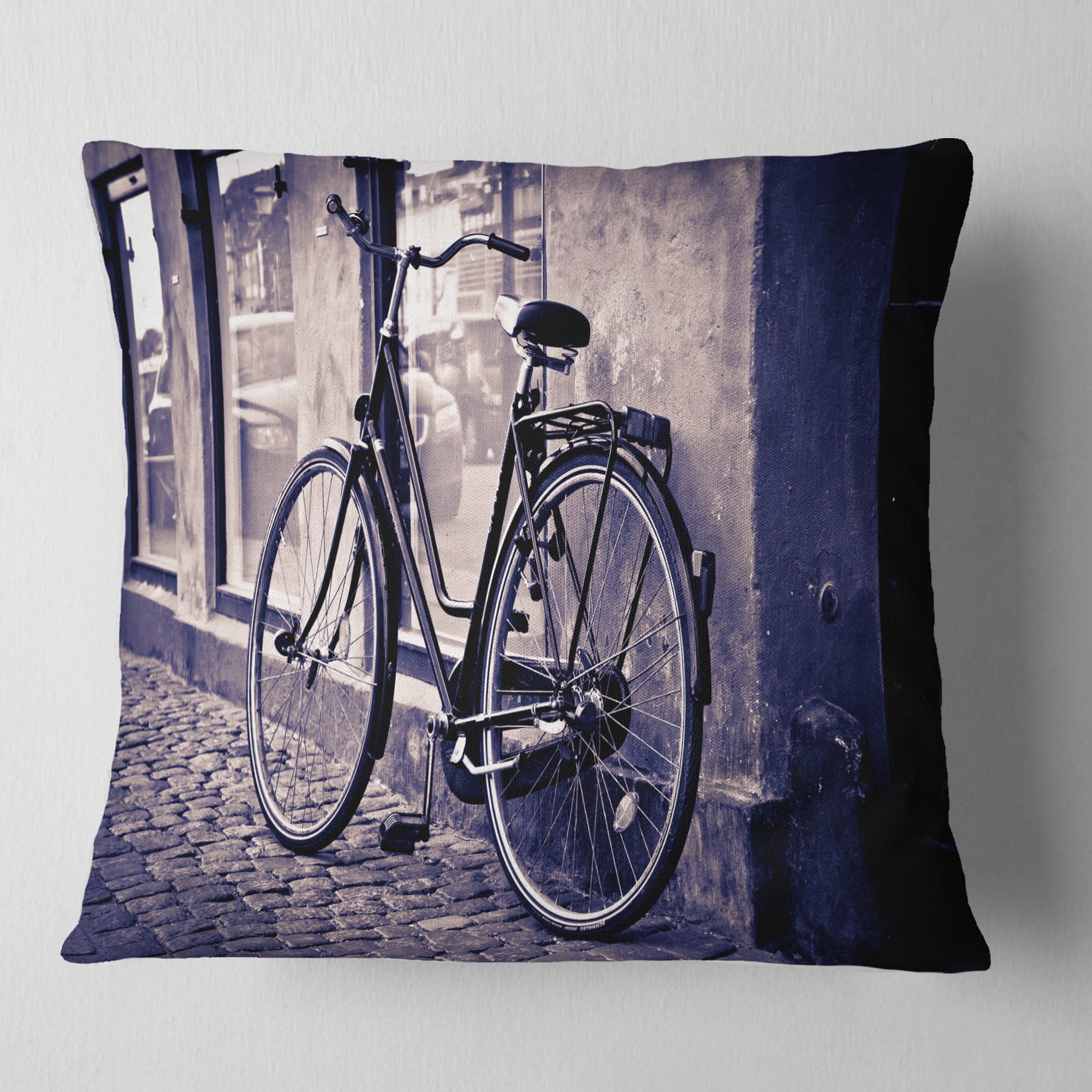 Designart Classic Vintage City Bicycle - Landscape Printed Throw Pillow - 18x18
