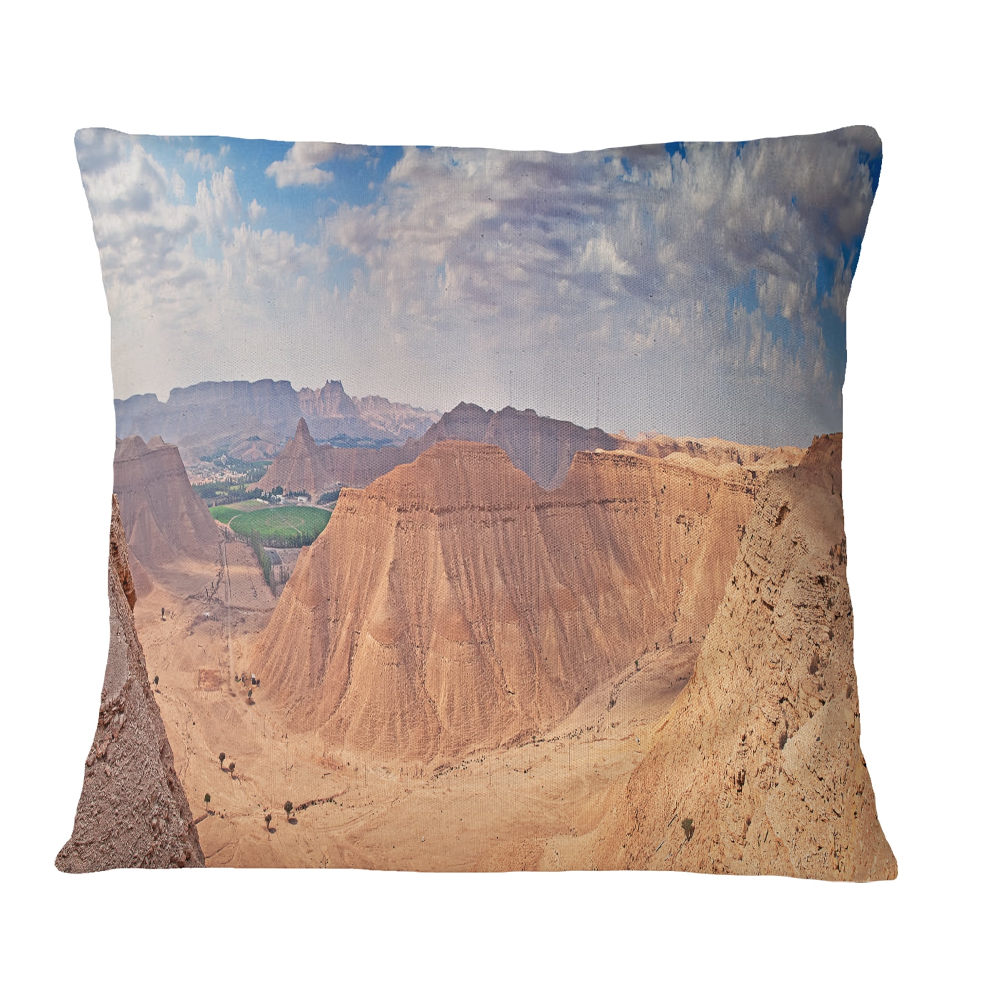 Designart Clay Rocks around Riyadh City - Landscape Printed Throw Pillow - 18x18
