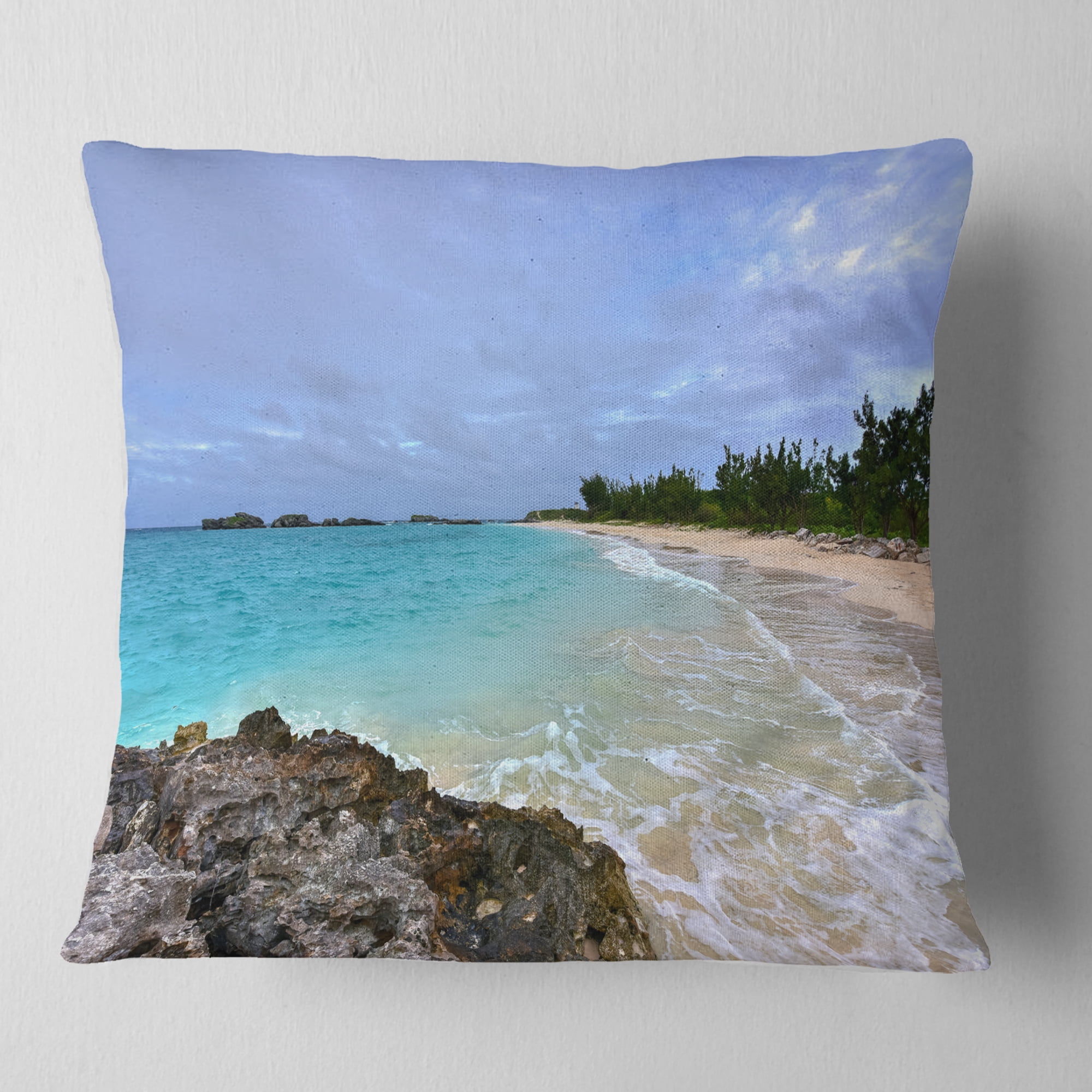 Designart Clearwater Beach Bermuda - Oversized Beach Throw Pillow - 16x16