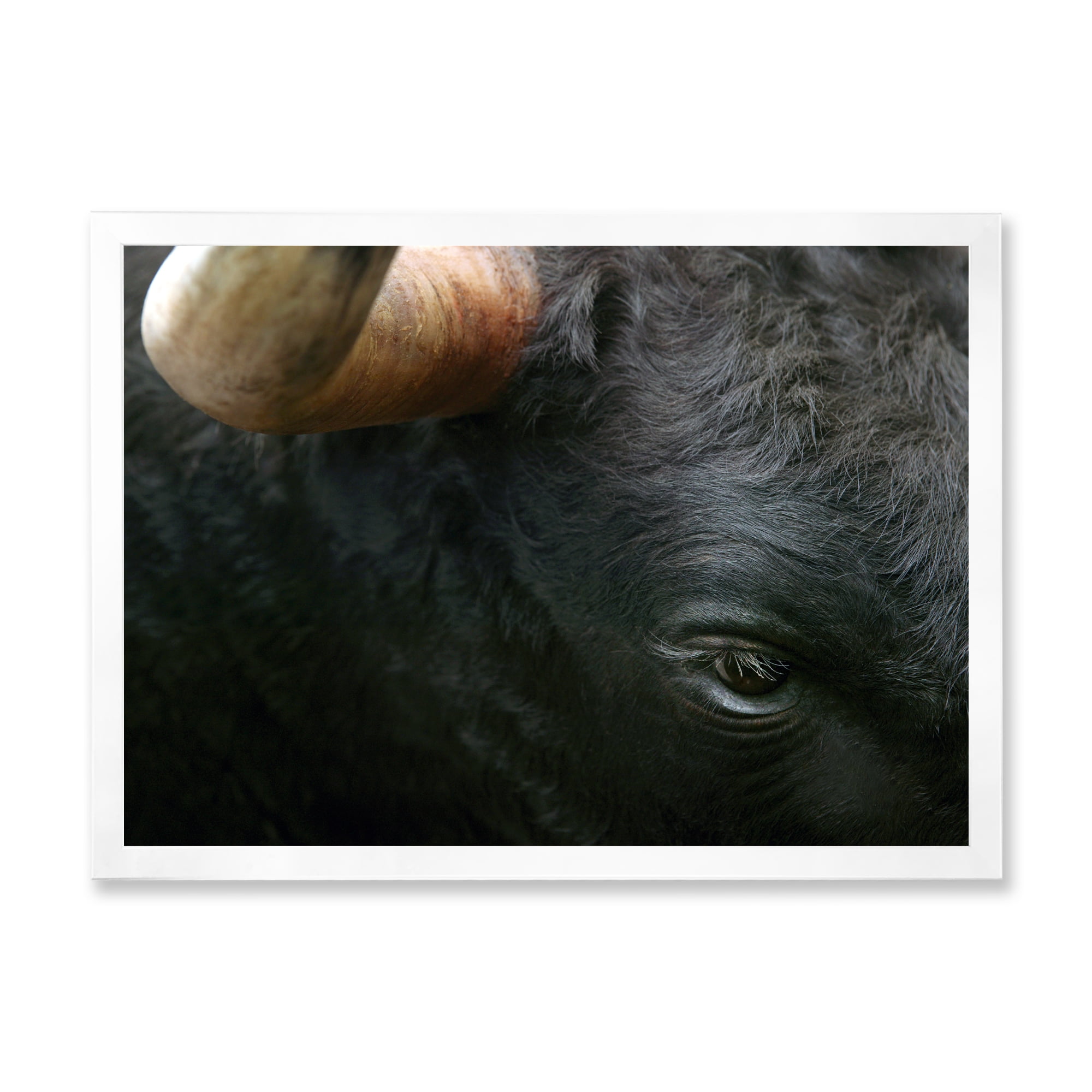 Designart 'Close-Up Of Eye Fighting Bull Head ' Farmhouse Framed Art Print