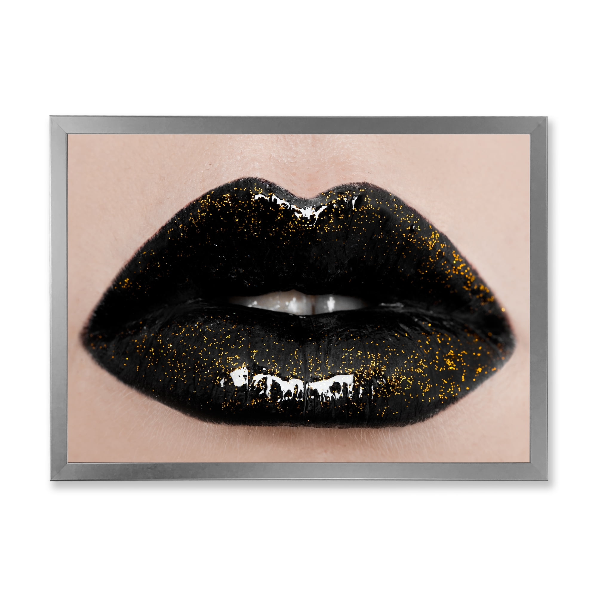 Designart 'Close-Up Of Gorgeous Female Lips I' Modern Framed Art Print