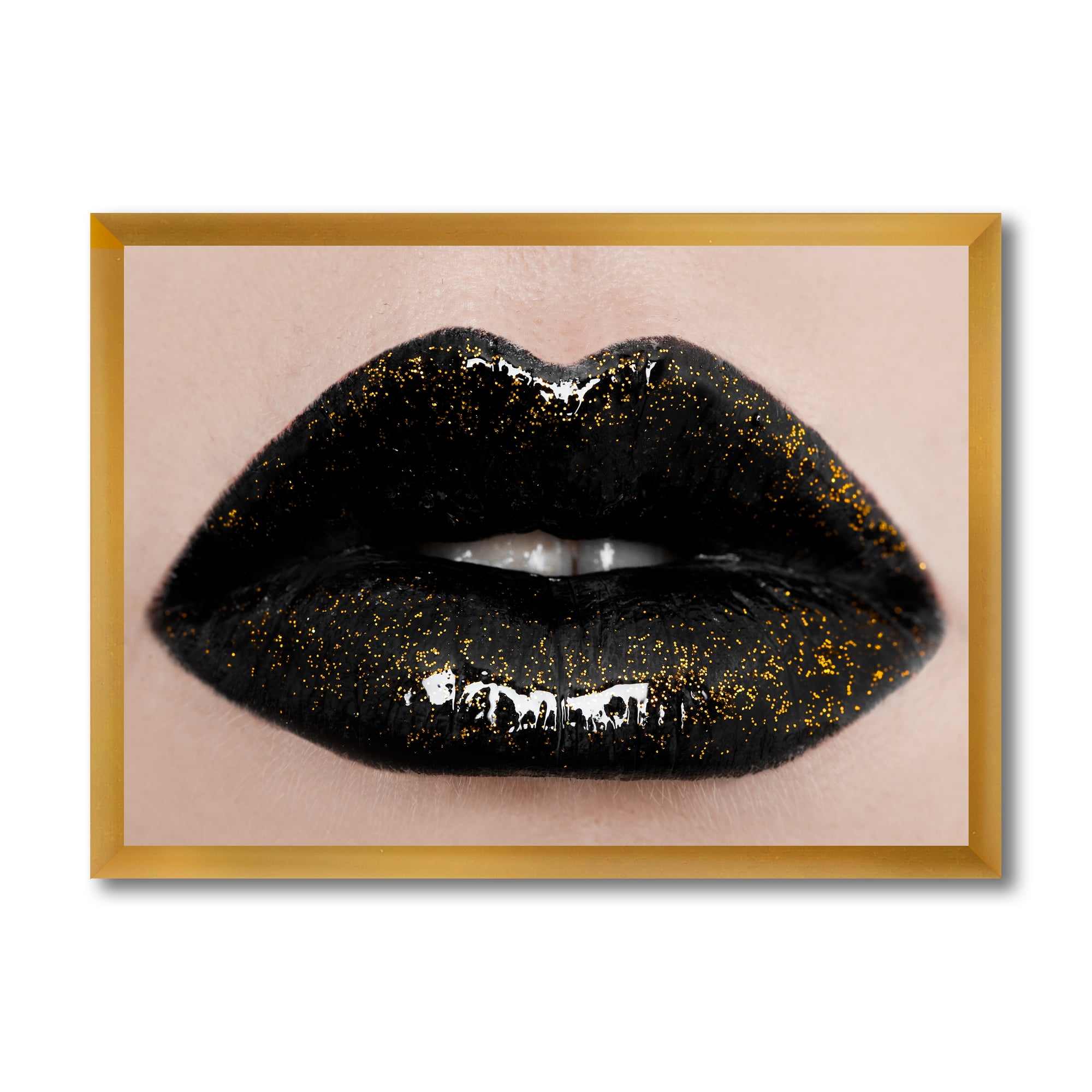 Designart 'Close-Up Of Gorgeous Female Lips I' Modern Framed Art Print
