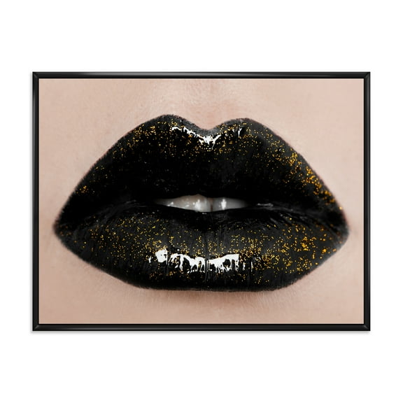 Designart 'Close-Up Of Gorgeous Female Lips I' Modern Framed Canvas Wall Art Print