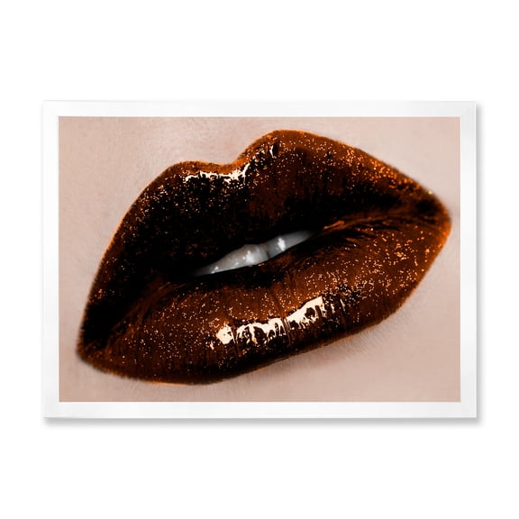 Designart 'Close-Up Of Gorgeous Female Lips II' Modern Framed Art Print