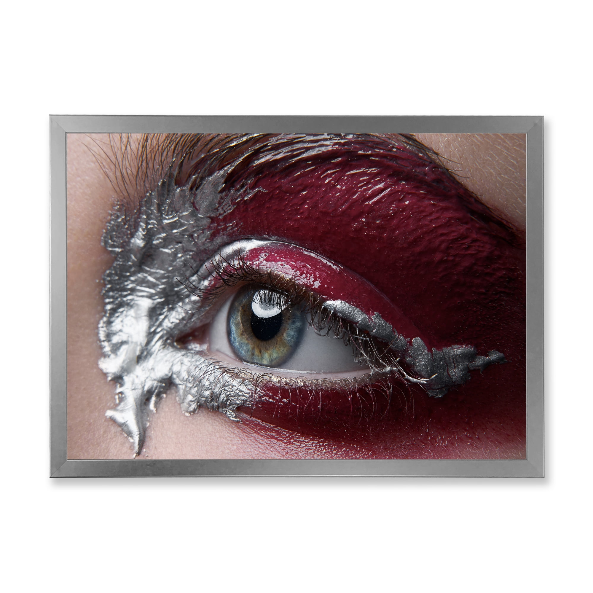 Designart 'Close Up of A Woman Eye With Red Makeup On' Modern Framed Art Print