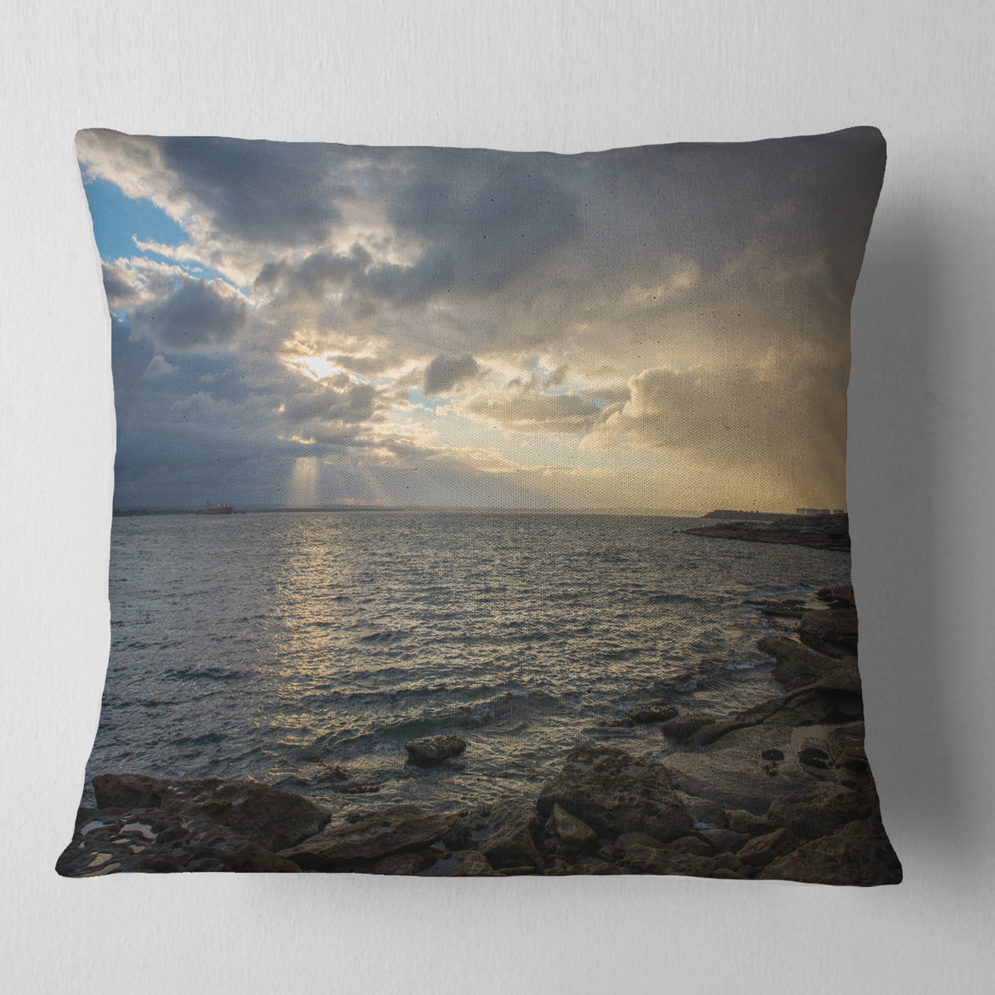 Designart Cloudy Australian Seashore in Sydney - Seashore Throw Pillow - 18x18