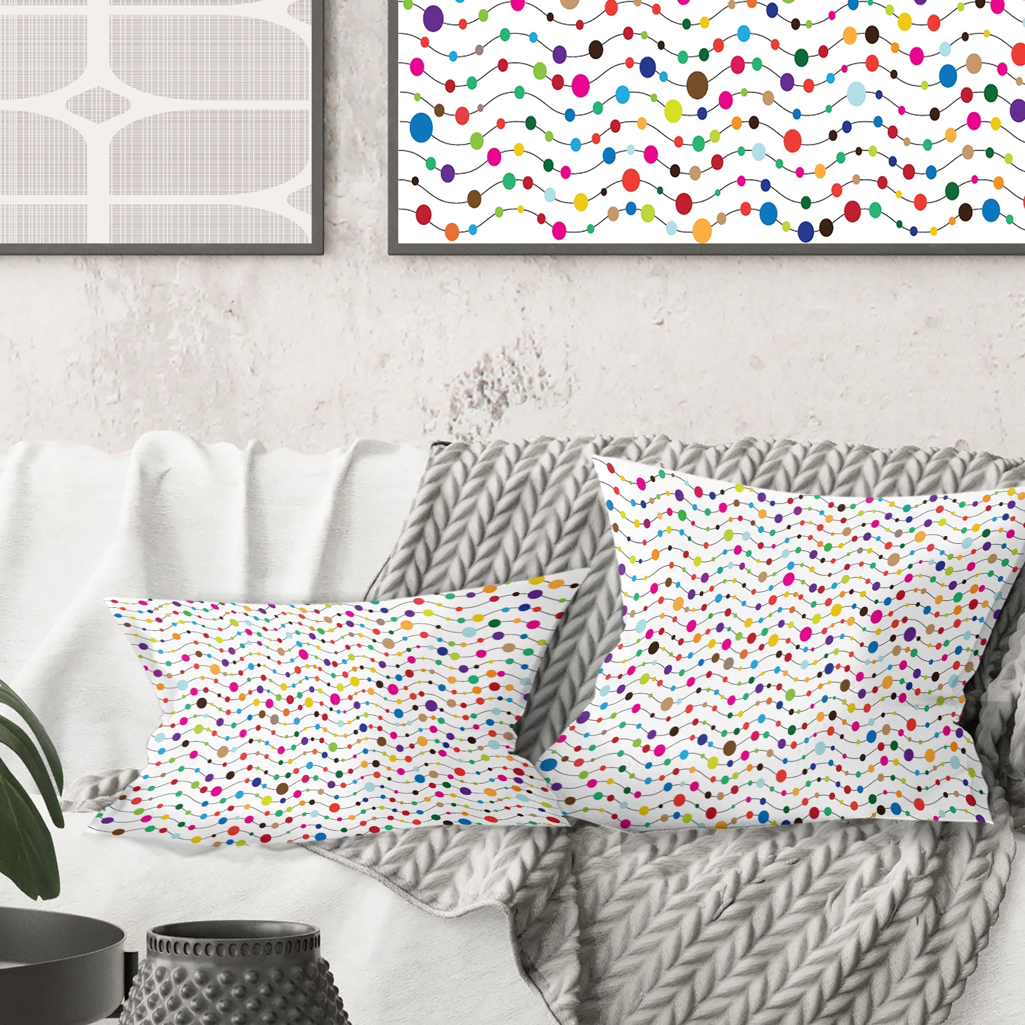 Designart Color Waves of Polka Dots' Mid-Century Modern Throw Pillow - 18x18