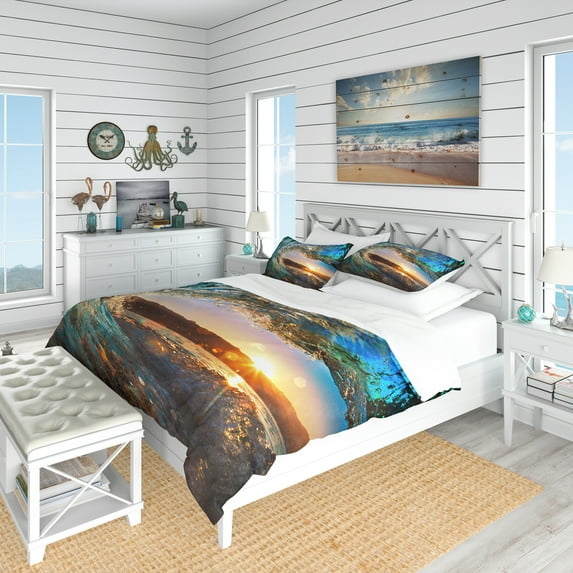 Designart 'Colored Ocean Waves Falling Down' Coastal Duvet Cover Set