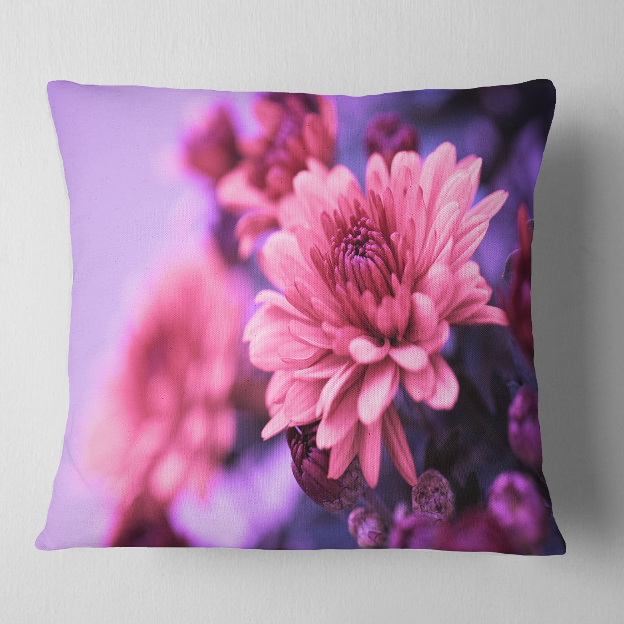 Designart Colorful Autumnal Chrysanthemum - Floral Throw Pillow - 18x18