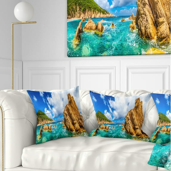 Designart Costa Paradiso Close View - Seashore Photo Throw Pillow - 16x16