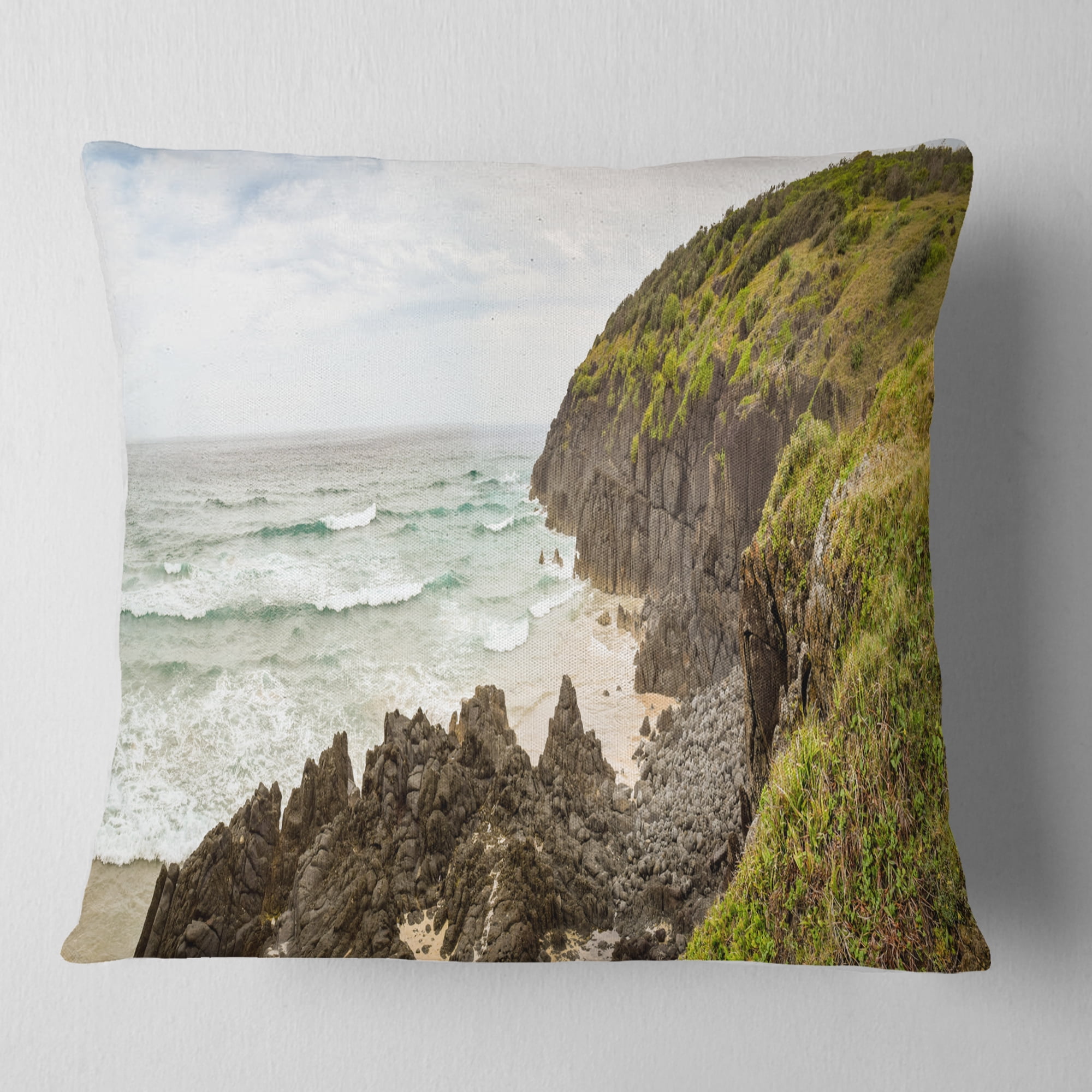 Designart Crescent Head Coastline in Australia - Landscape Printed Throw Pillow - 16x16