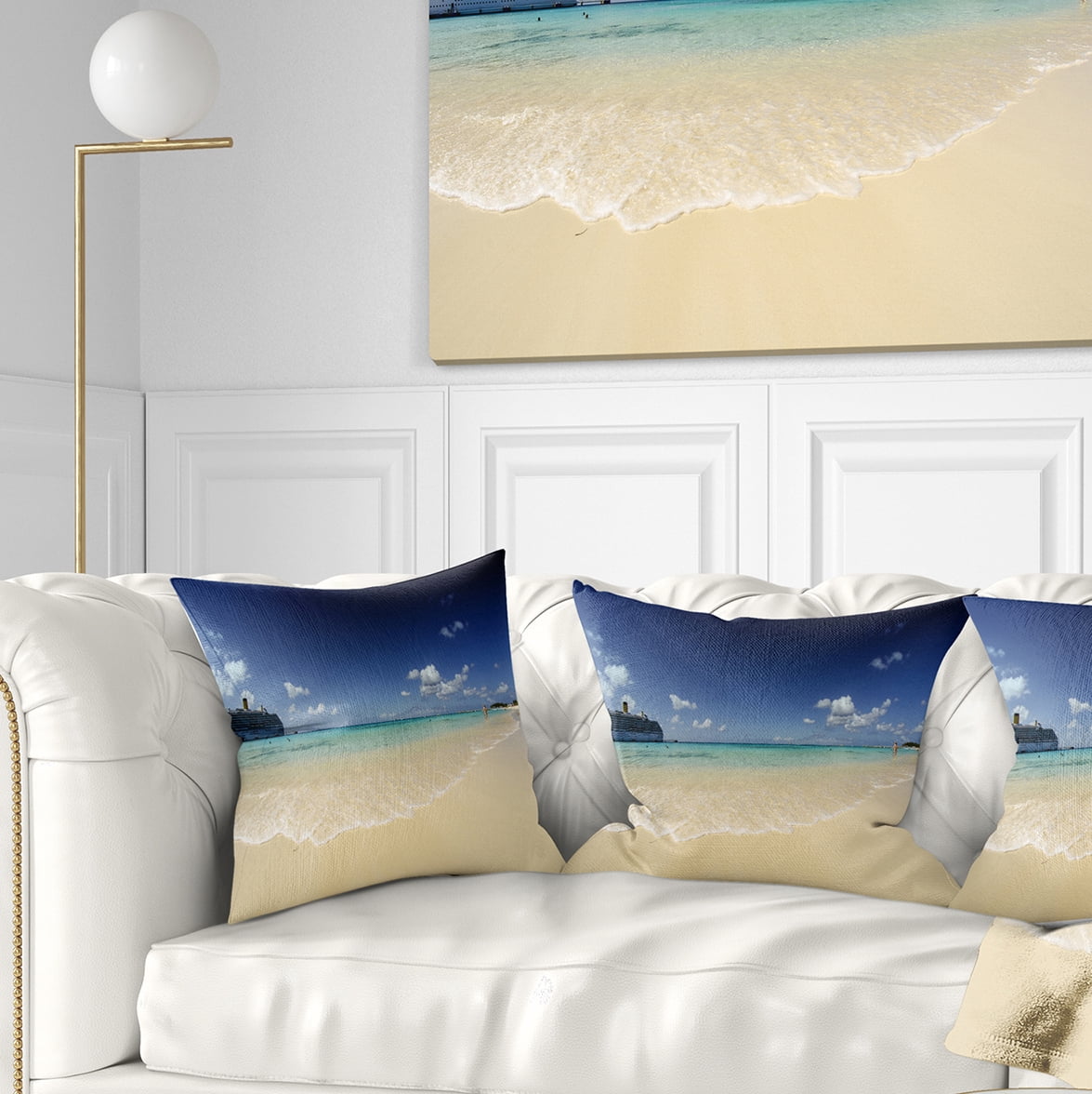 Designart Crystal Waters of Grand Cayman - Seashore Photo Throw Pillow - 16x16