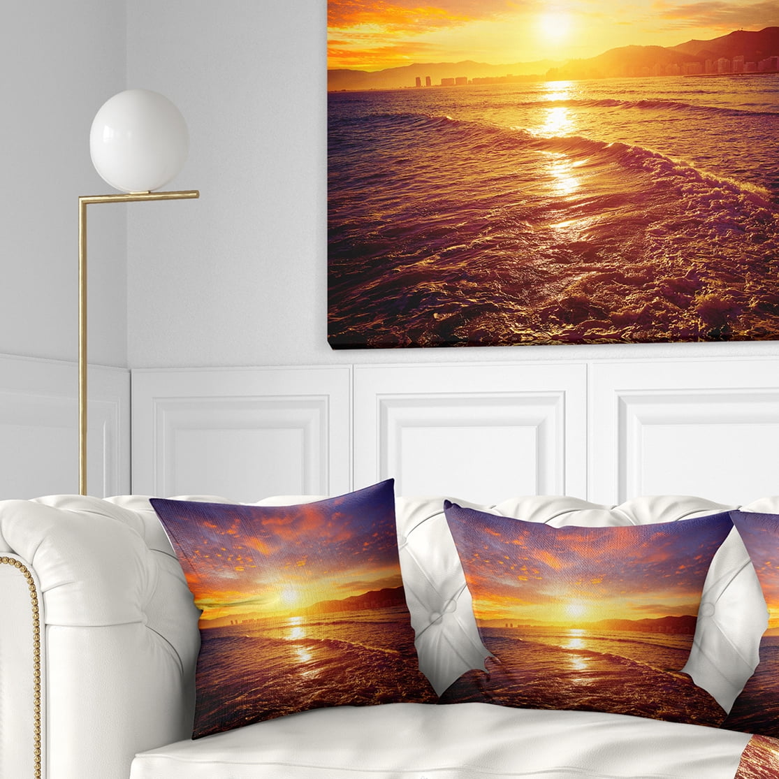 Designart Cullera Playa Los Olivos Beach - Modern Beach Throw Pillow - 18x18