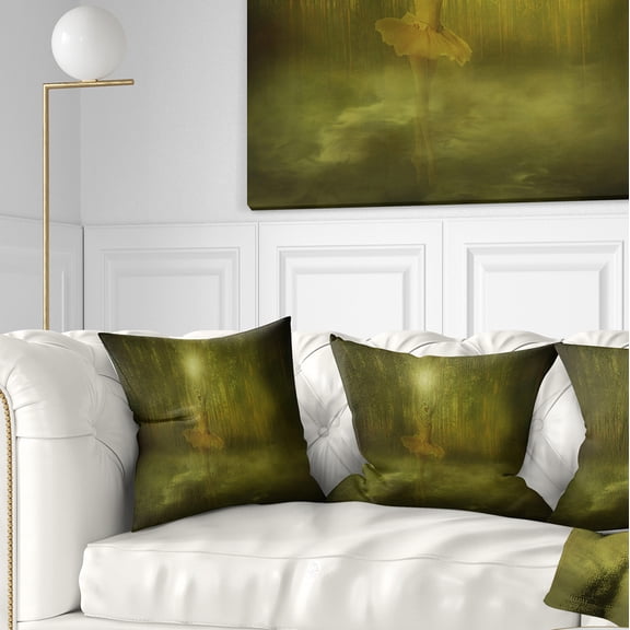 Designart Dance of the Sun Landscape - Photography Throw Pillow - 16x16