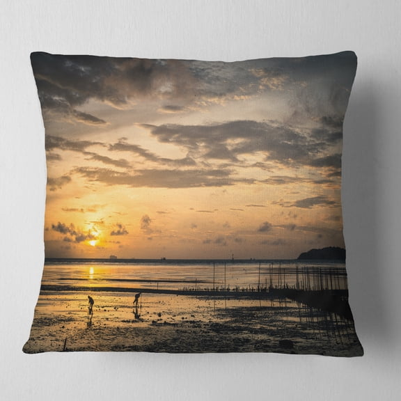 Designart Dawn at Seaside during Low Tide - Modern Seashore Throw Pillow - 16x16