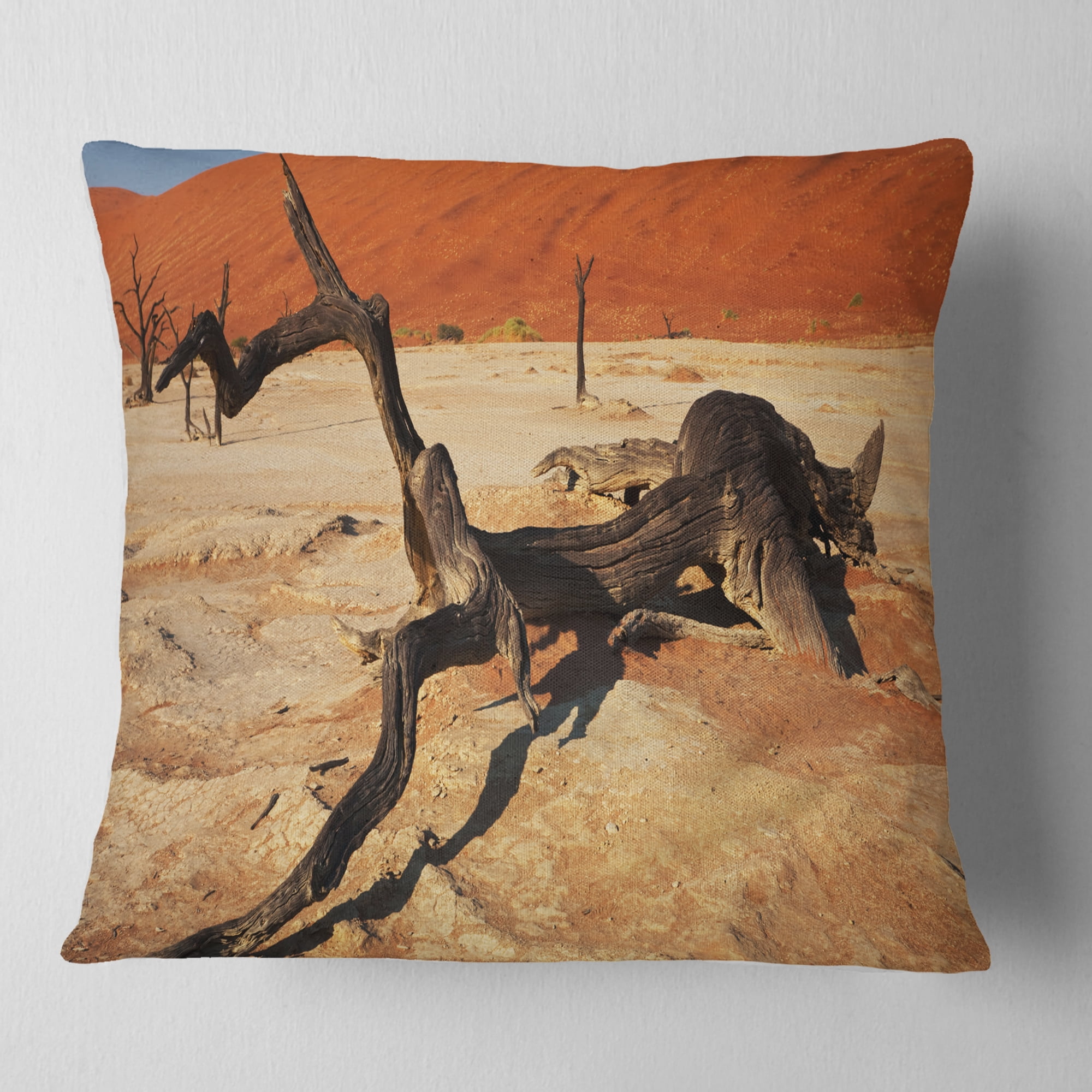 Designart Decayed Tree in Dead Valley - African Landscape Printed Throw Pillow - 16x16