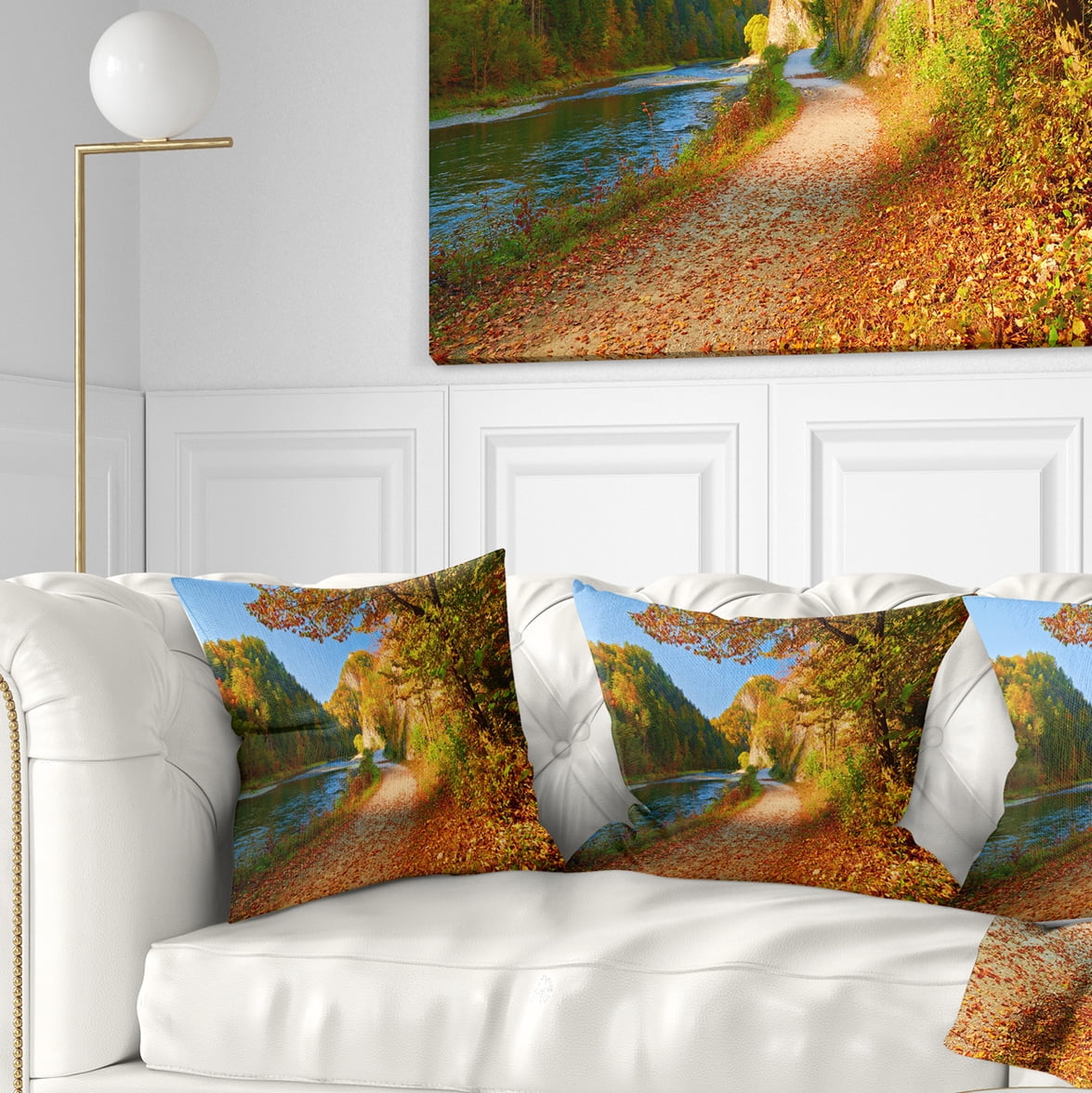 Designart Dunajec River Gorge in Autumn - Landscape Photo Throw Pillow - 16x16