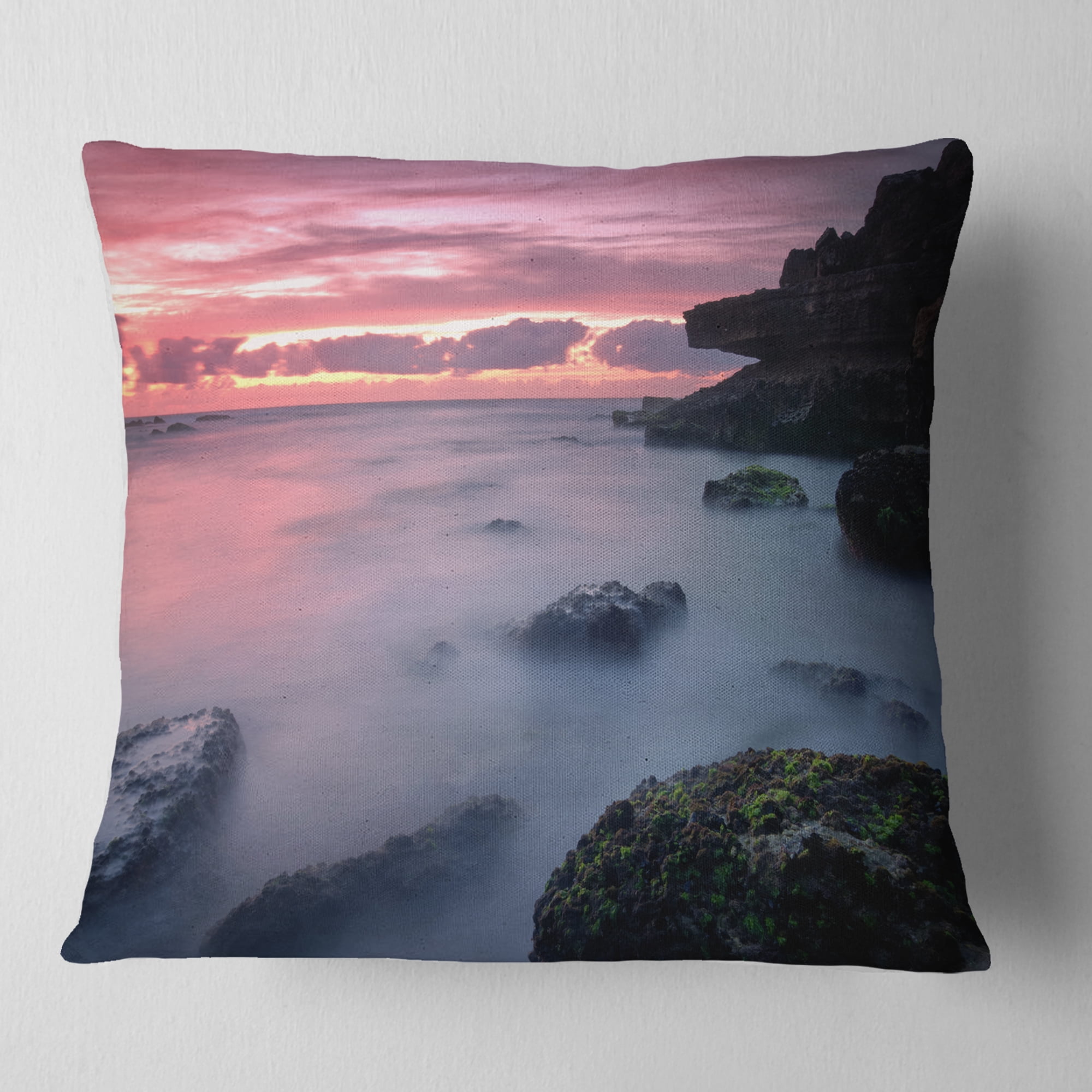 Designart Emerge from Water Samarra Beach - Seashore Throw Pillow - 18x18