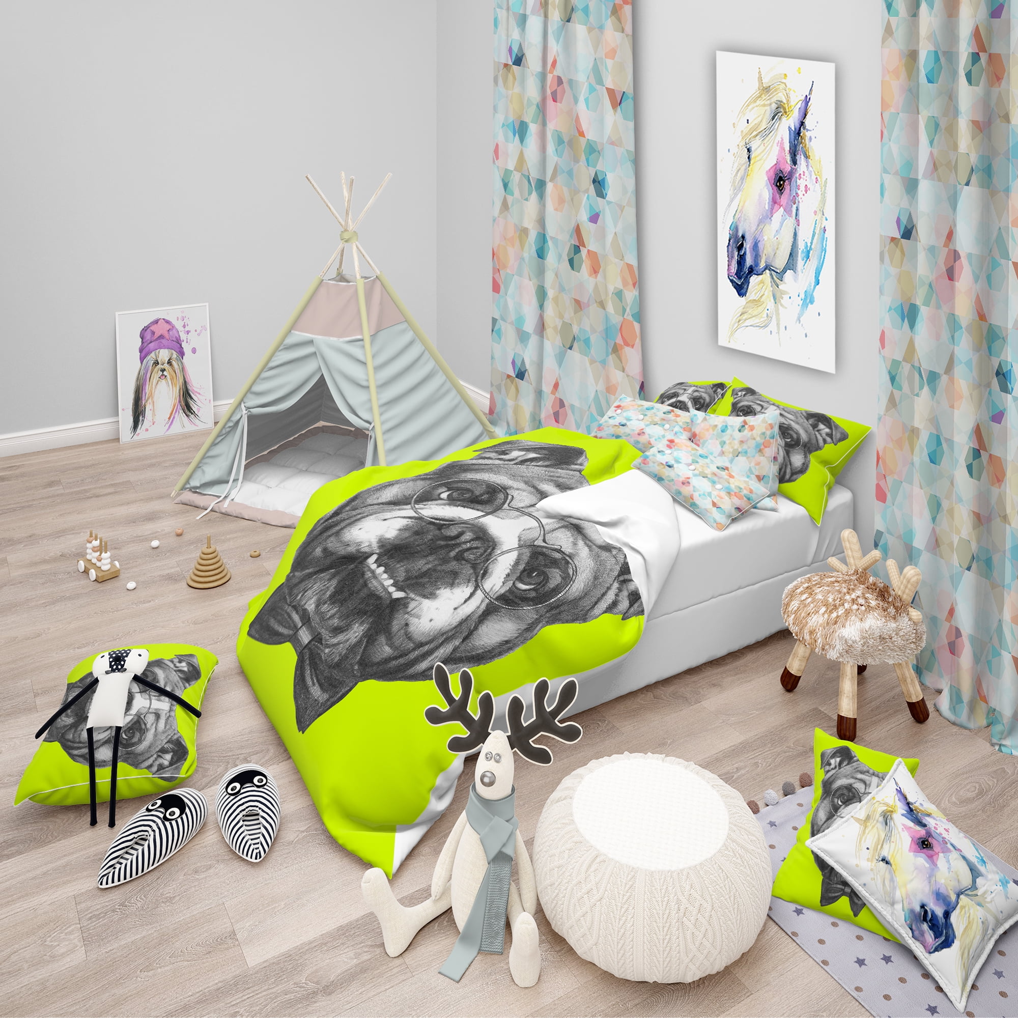 Designart 'English Bulldog with Bow Tie' Modern & Contemporary Duvet Cover Set