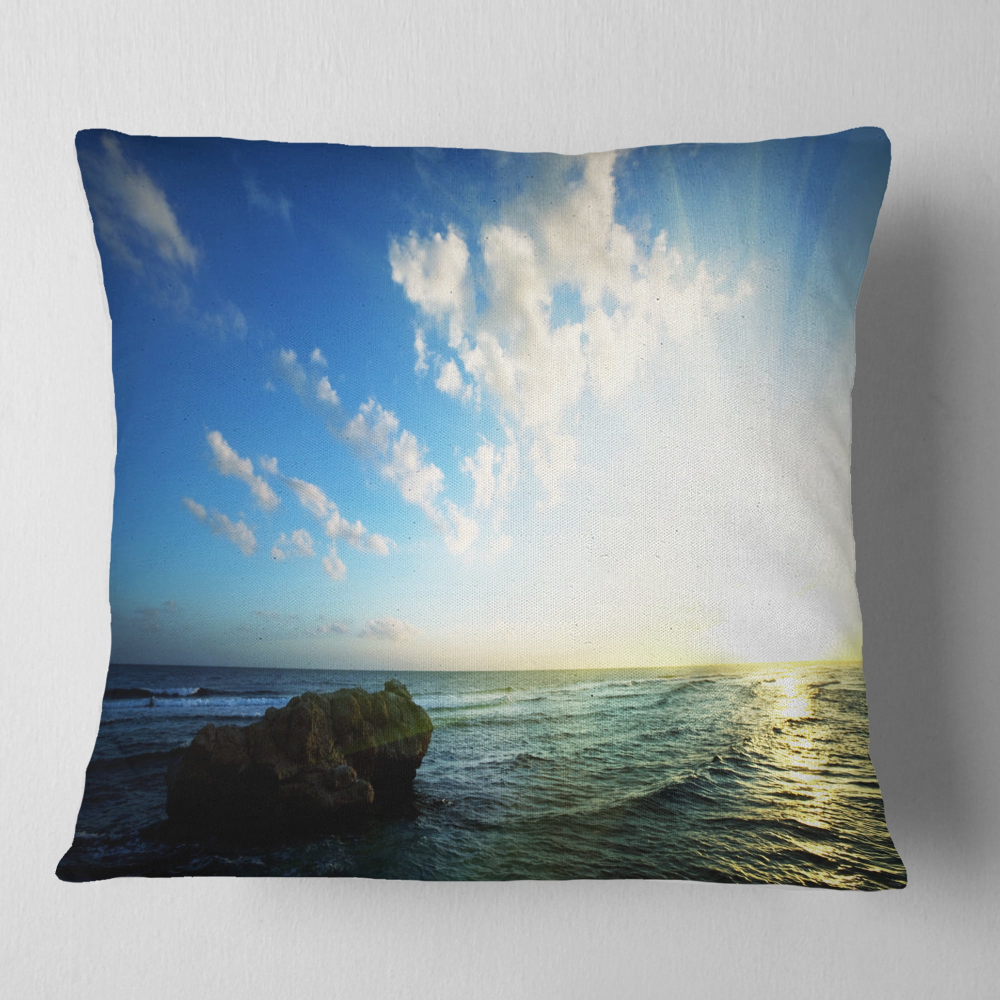 Designart Evening Sea with Calm Waters - Modern Beach Throw Pillow - 18x18
