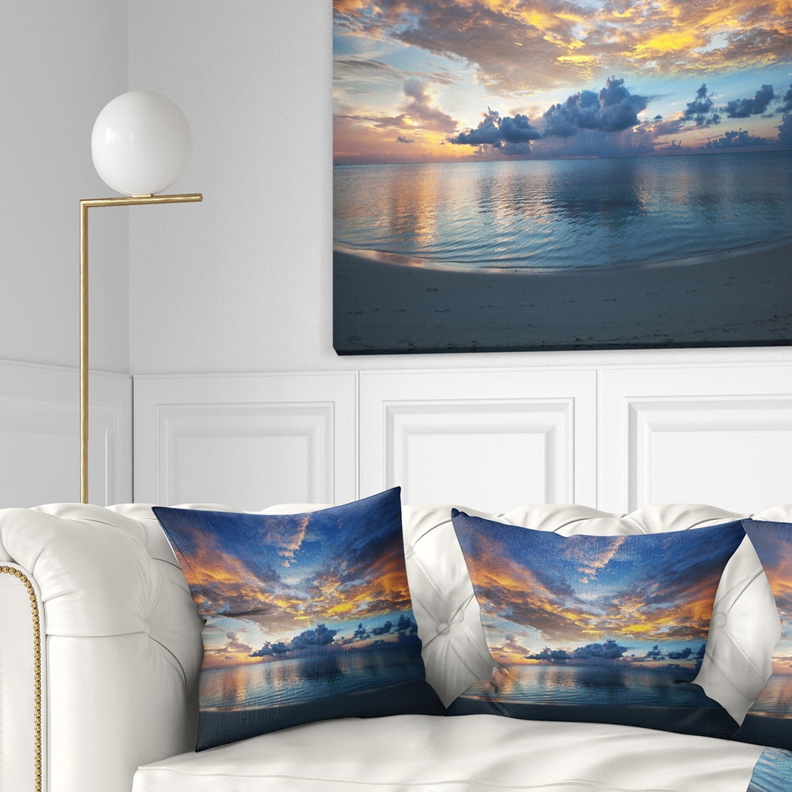 Designart Exotic Colorful Maldives Seashore - Seascape Throw Pillow - 16x16