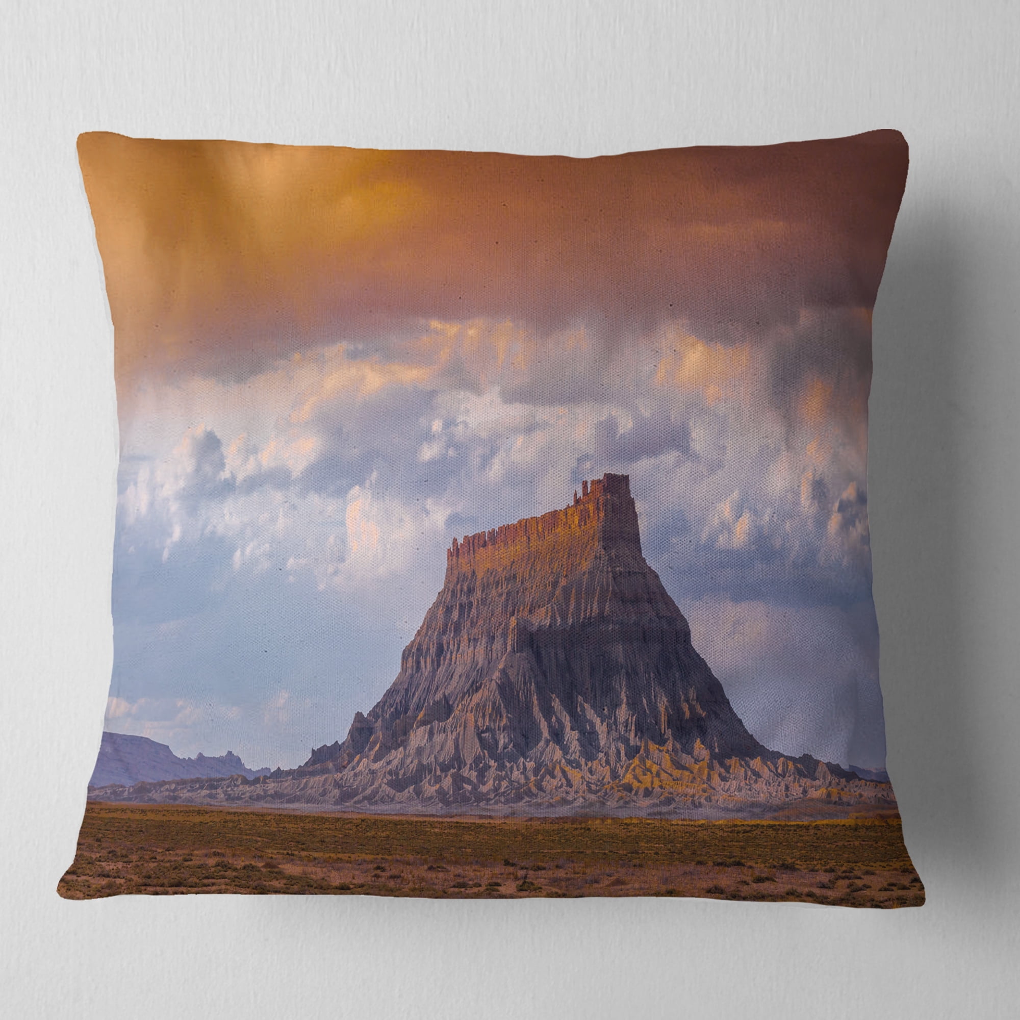 Designart Factory Buttle Utah Panorama - Landscape Printed Throw Pillow - 18x18
