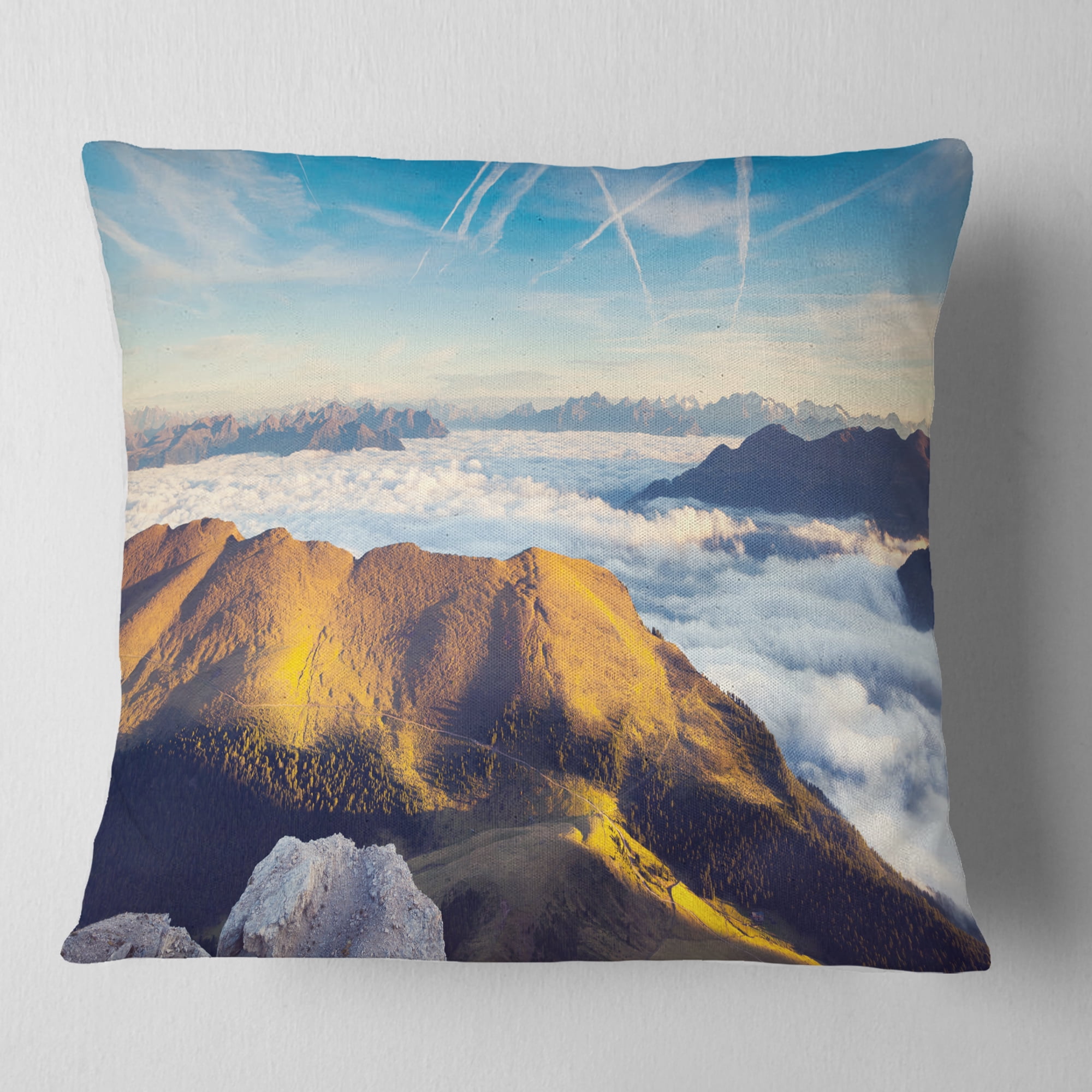 Designart Fantastic View of Val Gardena Valley - Seashore Throw Pillow - 18x18