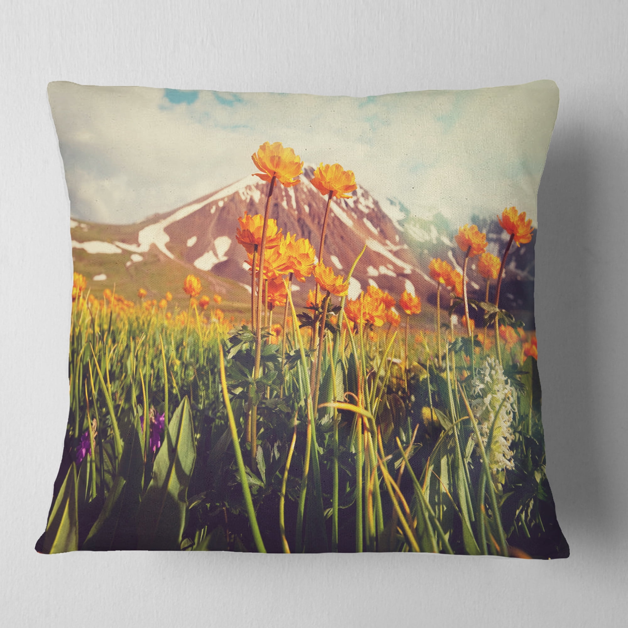 Designart Fantastic Yellow Flowers in Meadow - Flower Throw Pillow - 16x16
