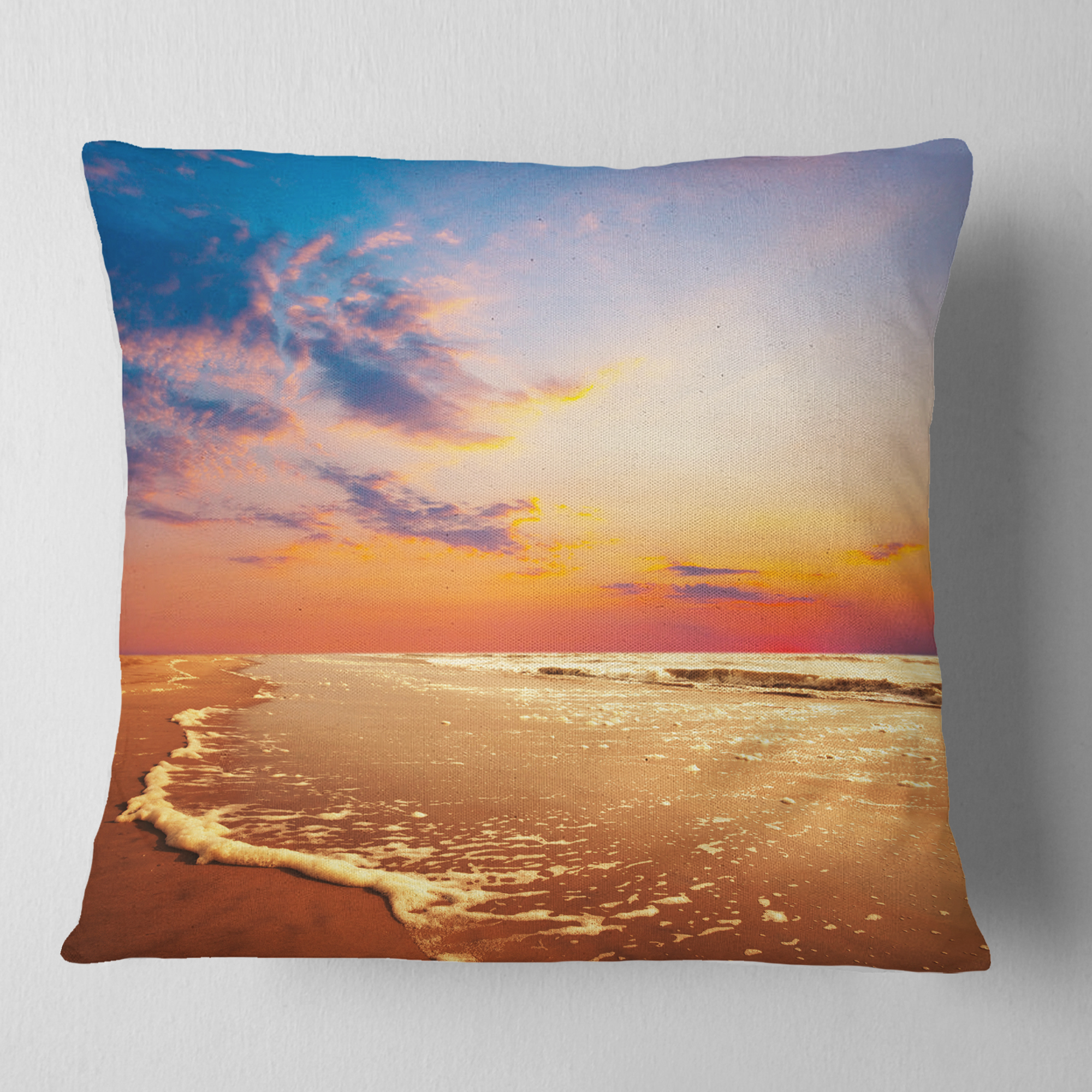 Designart Fascinating Beach with Flowing Waves - Seashore Throw Pillow - 18x18