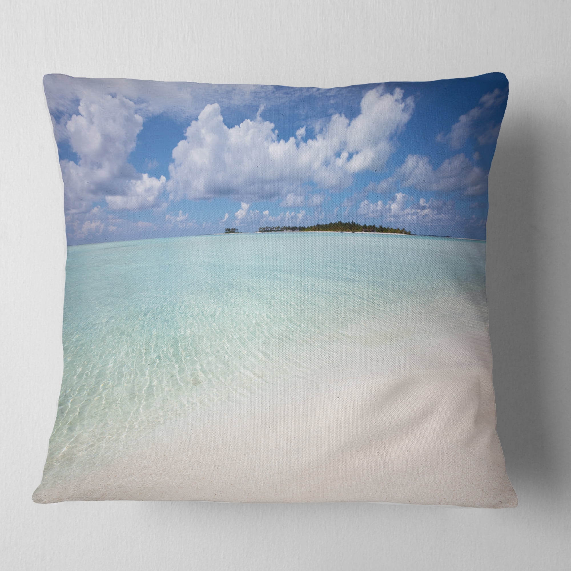 Designart Fascinating Maldives Empty Seashore - Seascape Throw Pillow - 18x18