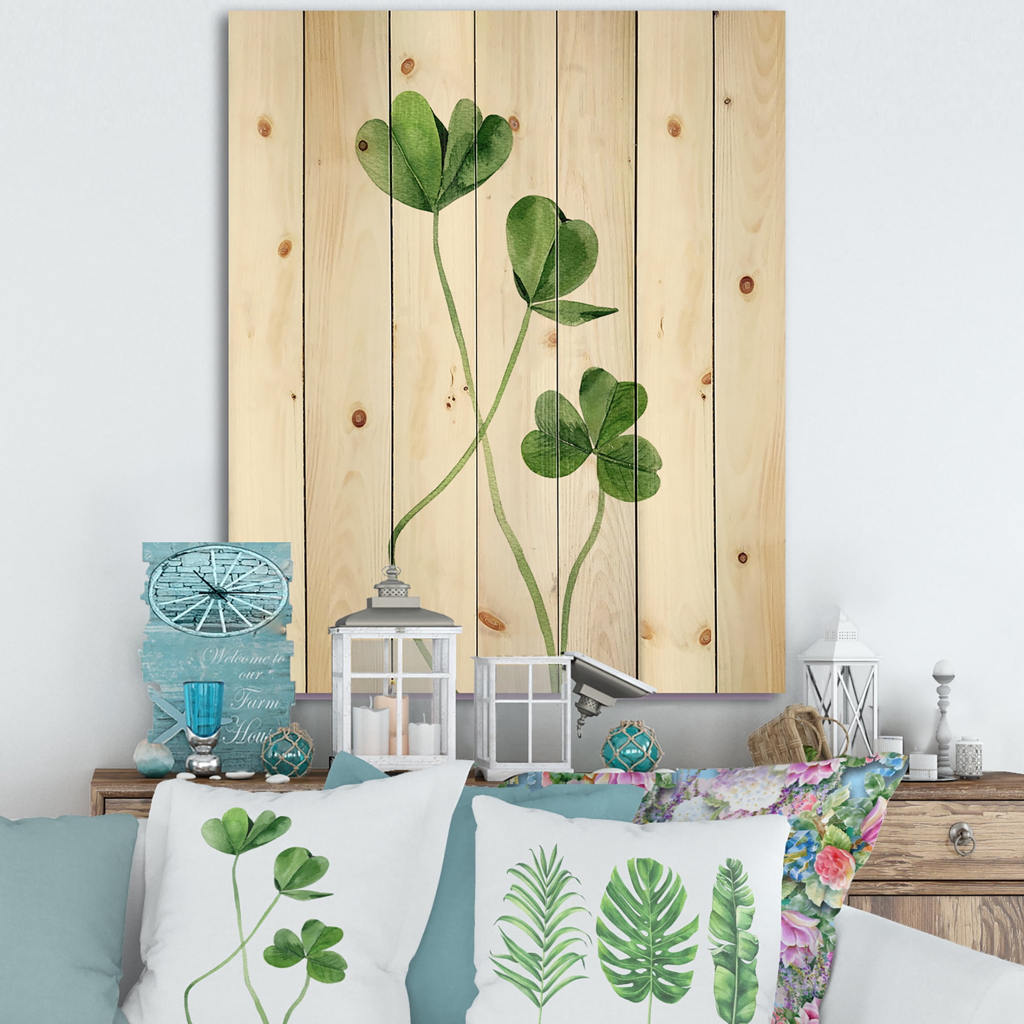 Designart 'Field Green Plant Detail Clover' Farmhouse Print on Natural Pine Wood