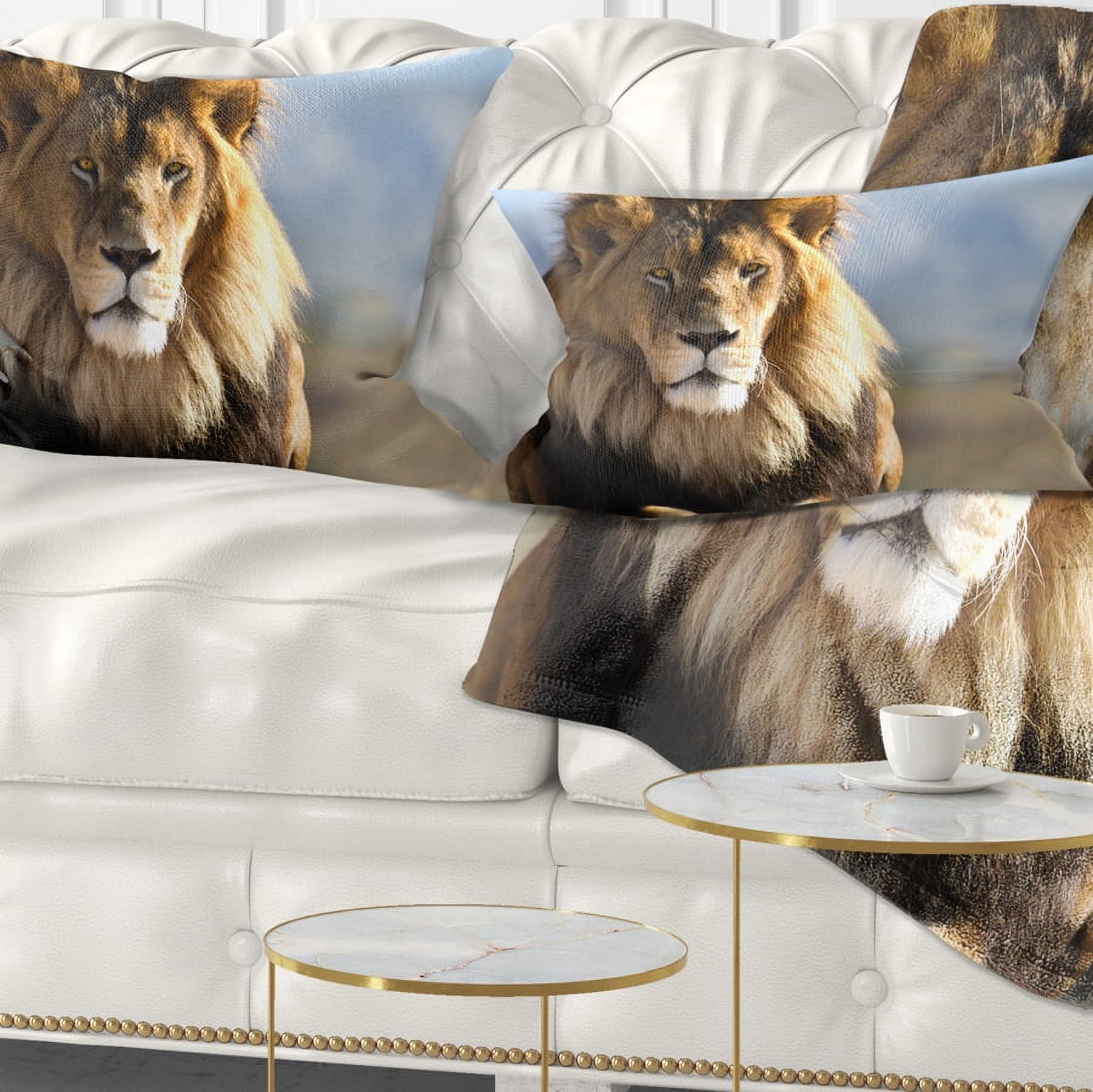 Designart Fierce Face of King of the Wild - African Throw Pillow - 12x20