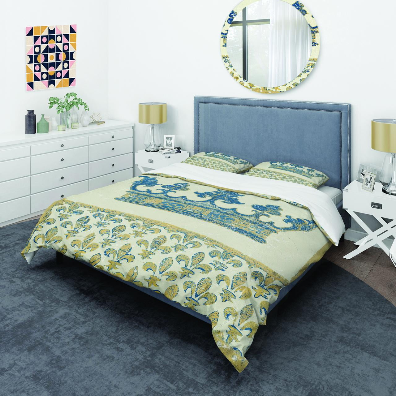 Designart 'Fleur de Lis Gold Crown' Glam Duvet Cover Set