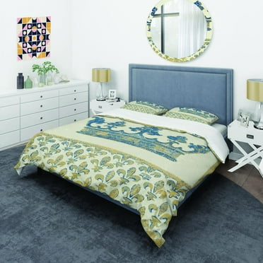 Designart 'Fleur de Lis Gold Crown' Glam Duvet Cover Set