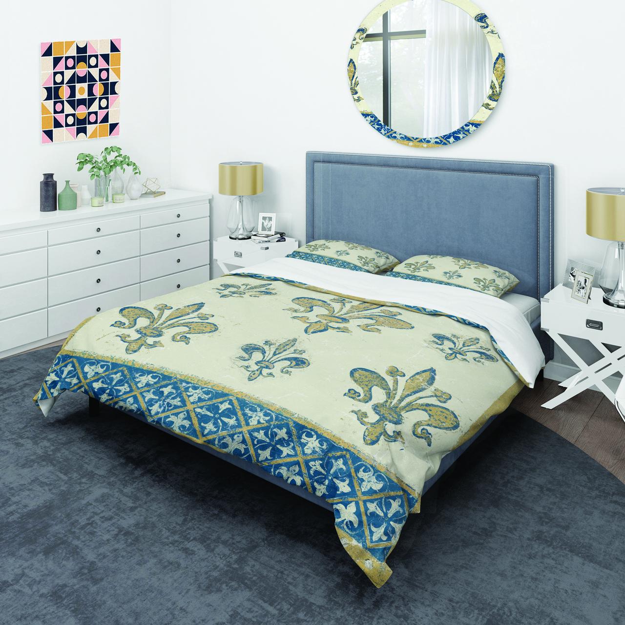 Designart 'Fleur de Lis Gold Pattern' Glam Duvet Cover Set